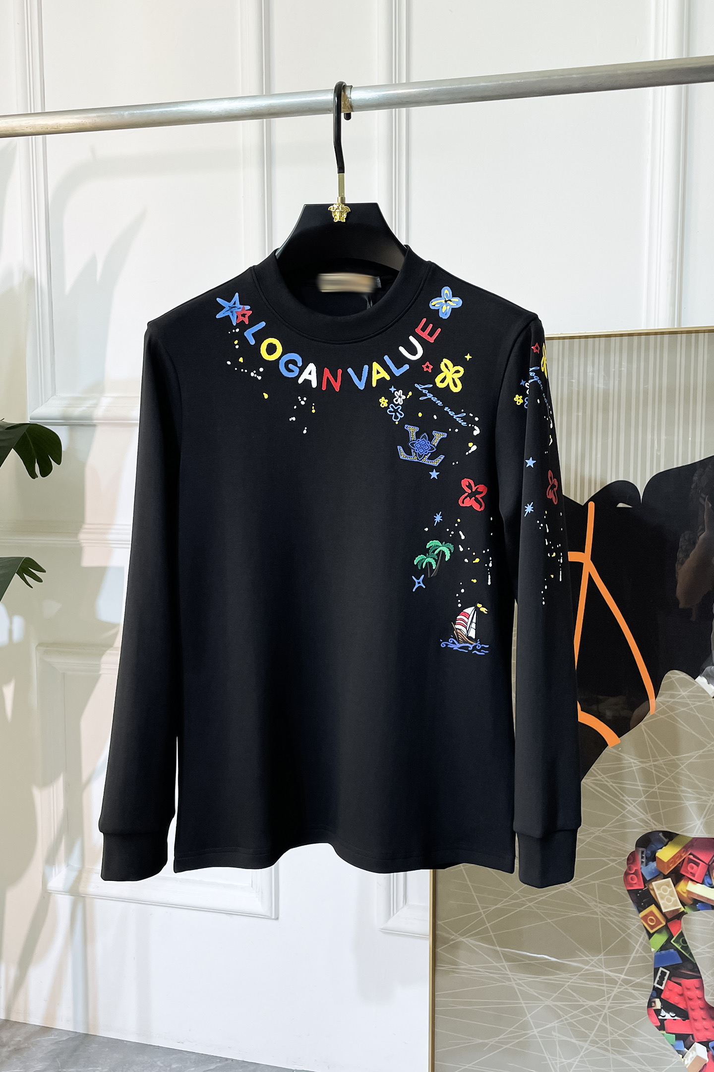 NO:524235,LV - SS's autumn new style, the highest version of fashionable pullover sweatshirt T-shirt, a must-have classic work every year. It is favored and praised by major stars. It is selected high-end European cotton blend fabrics, heavy craftsmanship production, original hardware auxiliary material logo design, soft and smooth, and dense texture!  Fashionable and stylish upper body!  One of the impeccable must-choose styles for autumn!  M-3XL, louis vuitton, hoodie, sweatshirts, tees, t-shirt, alexander wang19860909LV - ss秋季大爆新款,最高版本时尚套头卫衣T恤、每年必出的经典之作.受各大明星的青睐推崇,精选高端欧棉混纺面料,重工艺制作,原版五金辅料logo设计,柔软顺滑,质地密实！上身时尚有型！秋季无可挑剔必选款式之一！M-3XL,,louis vuitton,hoodie,sweatshirts,tees，t-shirt,alexander wang,Men's clothing