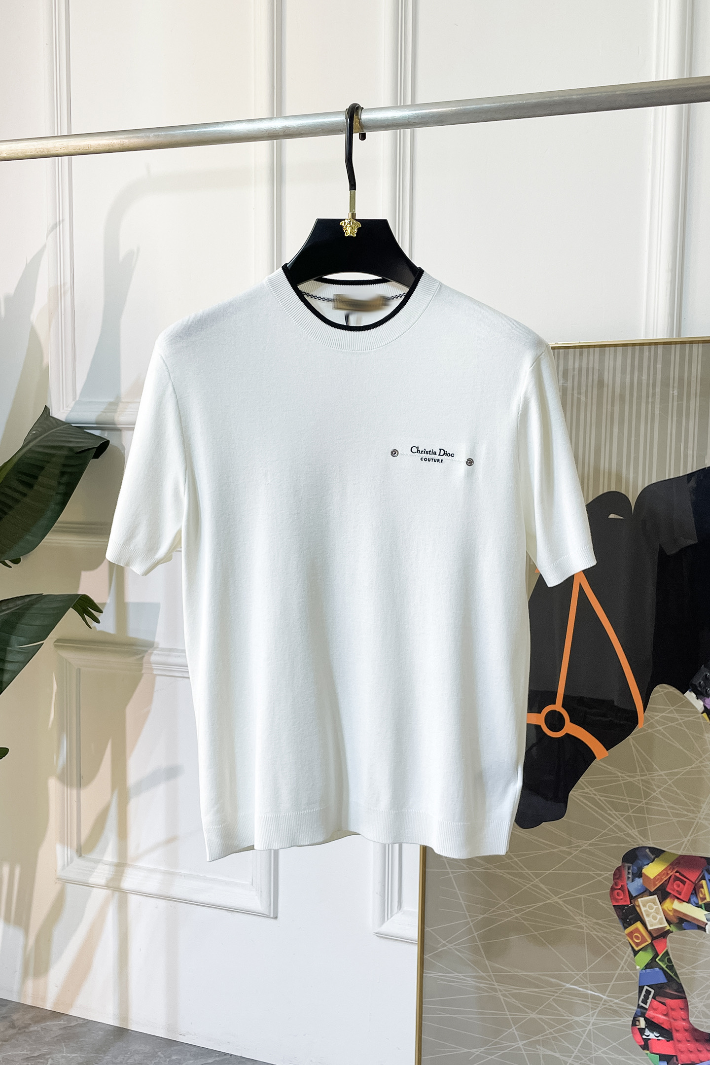 NO:524232,Dior -ss autumn and winter half-sleeved base shirt series!  Casual business wear, essential for inner wear, selected top-grade - worsted mulberry silk blended fabric, delicate feel, close-fitting and comfortable without tying, good upper body style, warm wear, the counter logo design is very unique, male gods, don’t miss it!  Size M-3XL,dior,alexander wang19860909迪奥 -ss秋冬半袖打底衫系列！休闲商务外穿 内搭必备款,精选上等-精纺桑蚕丝混纺面料,面料手感细腻,贴身舒适不扎肉,上身版型好 穿着保暖,专柜标志设计非常独特,男神们别错过！ 尺码 M-3XL,,dior,alexander wang,Men's clothing