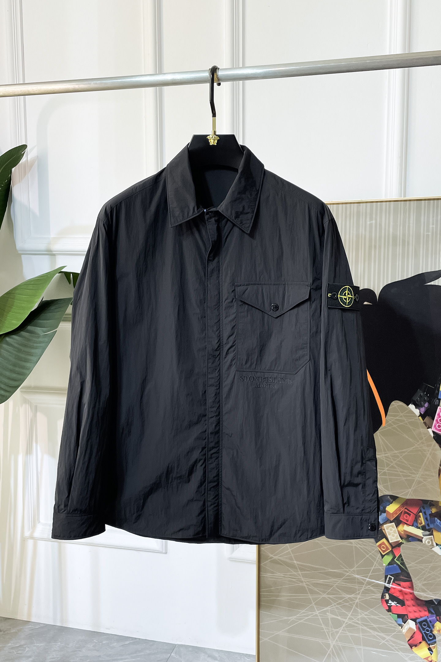 NO:524242,Stone Island - SS's big boutique fashionable jackets in autumn and winter, customized high-quality polyester fiber fabric!  Top-level fashion brand elements logo design, complete with three standards!  The original hardware and accessories have smooth lines and exquisite craftsmanship, excellent upper body style, comfortable fabric, windproof and warm, and casual matching are very fashionable, handsome, casual and fashionable men's must-have!  Size M-3XL can wear up to 190 catties!  ,,jackets & coats,alexander wang19860909石头岛- ss秋冬大爆款精品时尚夹克,定制高品质聚酯纤维面料！顶级时尚大牌元素logo设计,三标齐全！原版五金辅料,线条流畅,工艺精致,上身版型超赞,面料舒适,挡风保暖,随意搭配都非常时尚帅气休闲时尚男仕必备款哦！尺码M-3XL 最大可穿190斤！,,jackets & coats,alexander wang,Men's clothing