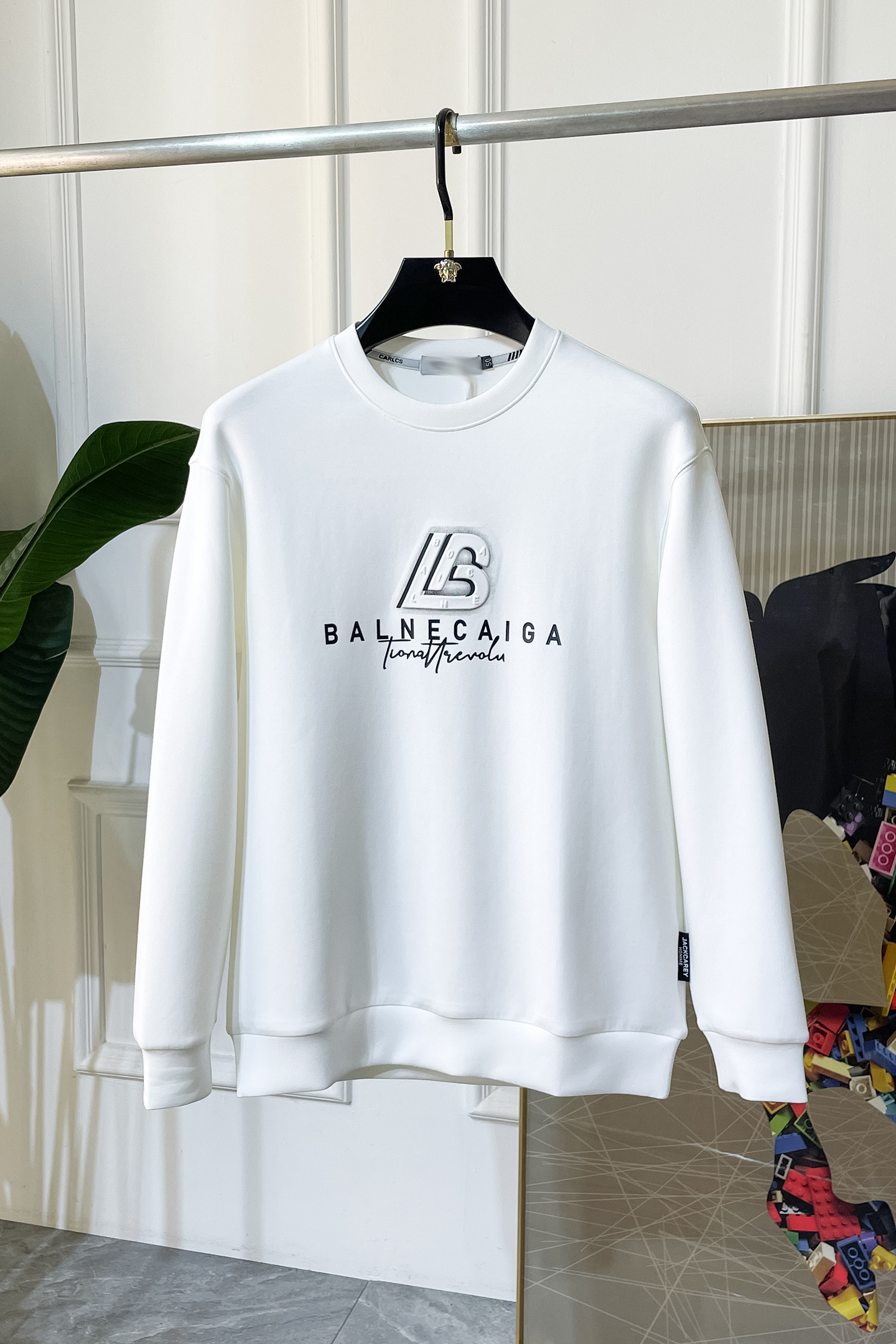 NO:526350,Balenciaga - 2025ss autumn new model, the highest version of fashionable sweatshirts and T-shirts, a must-have classic work every year. It is favored and praised by major stars. It is selected with high-end European cotton blend fabrics, heavy craftsmanship production, original hardware and auxiliary materials logo design, soft and smooth, and dense texture!  Fashionable and stylish upper body!  One of the impeccable must-choose styles for autumn!  M-3XL, balenciaga, hoodie, sweatshirts, tees, t-shirt, alexander wang19860909巴黎世家 - 2025ss秋季大爆新款,最高版本时尚卫衣T恤、每年必出的经典之作.受各大明星的青睐推崇,精选高端欧棉混纺面料,重工艺制作,原版五金辅料logo设计,柔软顺滑,质地密实！上身时尚有型！秋季无可挑剔必选款式之一！M-3XL,,balenciaga,hoodie,sweatshirts,tees，t-shirt,alexander wang,Men's clothing