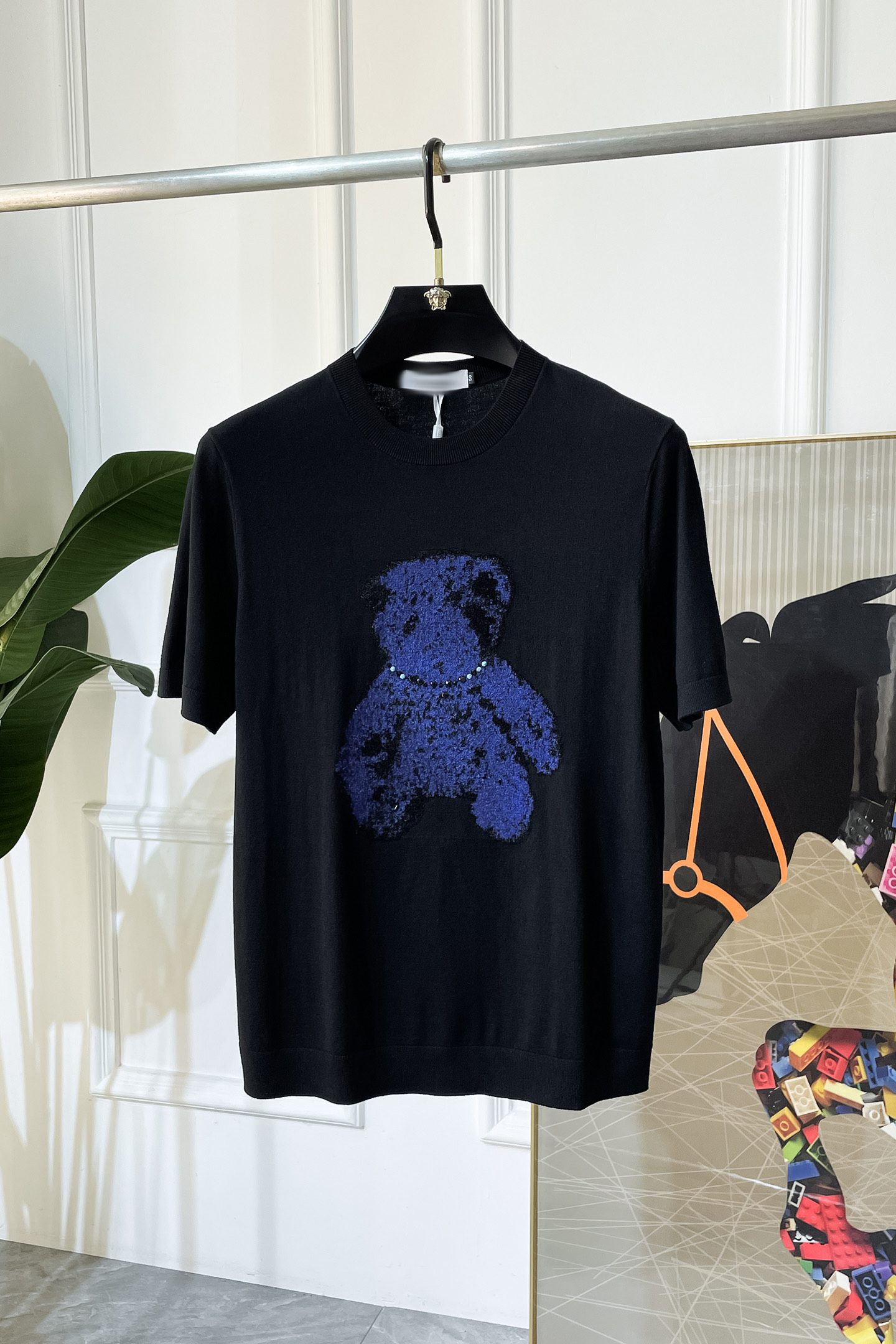 NO:524228,LV -ss autumn and winter half-sleeved base shirt series!  Casual business wear, essential for inner wear, selected top-grade - worsted mulberry silk blended fabric, delicate feel, close-fitting and comfortable without tying, good upper body style, warm wear, the counter logo design is very unique, male gods, don’t miss it!  Size M-3XL, louis vuitton,alexander wang19860909LV -ss秋冬半袖打底衫系列！休闲商务外穿 内搭必备款,精选上等-精纺桑蚕丝混纺面料,面料手感细腻,贴身舒适不扎肉,上身版型好 穿着保暖,专柜标志设计非常独特,男神们别错过！ 尺码 M-3XL,,louis vuitton,alexander wang,Men's clothing