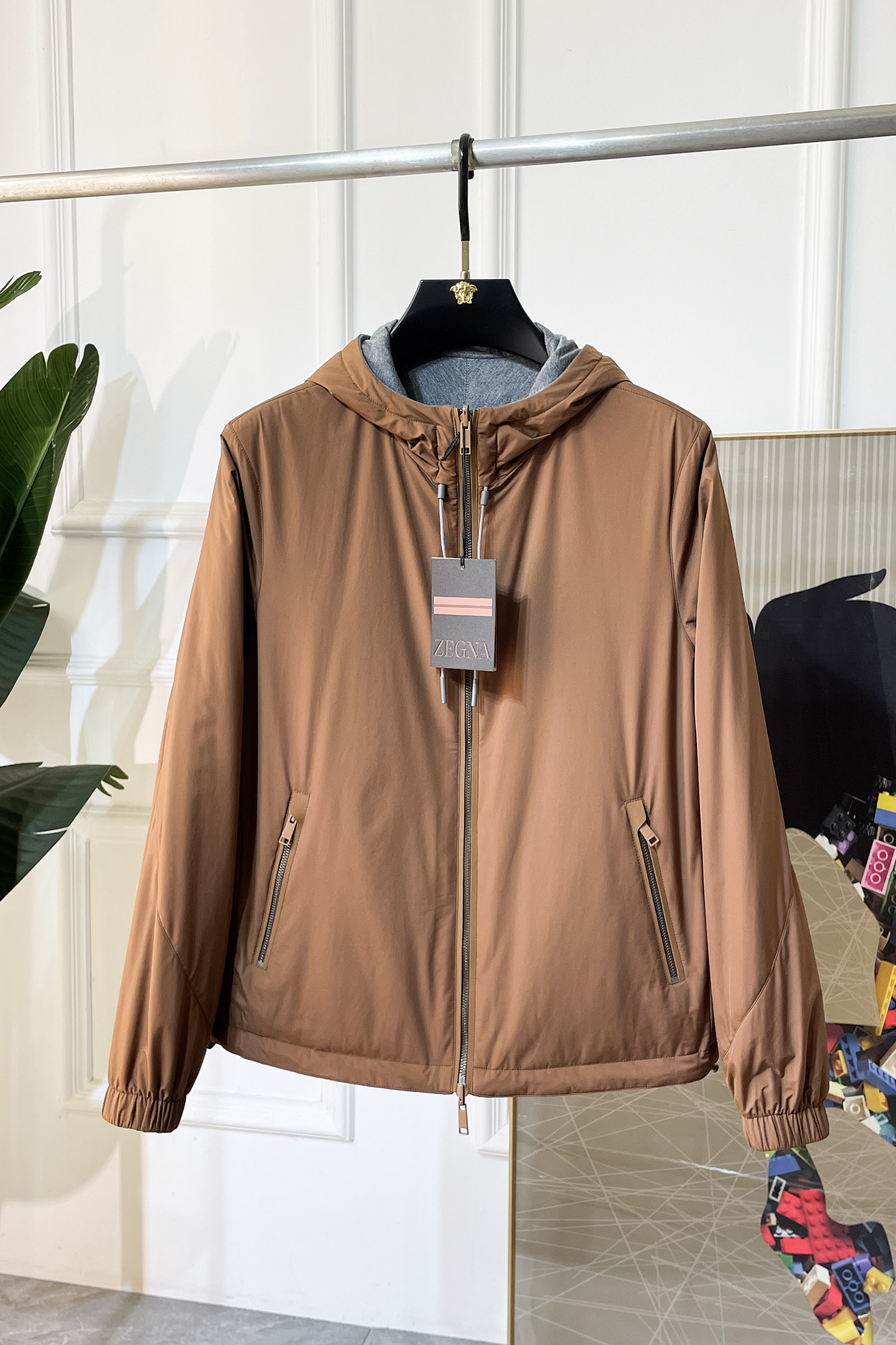 NO:538159,JINIA - 2025ss autumn outfit big hit double-sided casual business jacket, customized high-quality polyester fabric!  Top-level fashion brand elements logo design, complete with three standards!  The original hardware and accessories have smooth lines and exquisite craftsmanship, excellent upper body style, comfortable fabric, windproof and warm, and casual matching are very fashionable, handsome, casual and fashionable men's must-have!  Size M-3XL, zegna, jackets & coats, jackets & coats, alexander wang19860909杰尼娅 - 2025ss秋装大爆款双面穿休闲商务夹克外套,定制高品质聚酯纤维面料！顶级时尚大牌元素logo设计,三标齐全！原版五金辅料,线条流畅,工艺精致,上身版型超赞,面料舒适,挡风保暖,随意搭配都非常时尚帅气休闲时尚男仕必备款哦！尺码M-3XL,,zegna,jackets & coats,jackets & coats,alexander wang,Men's clothing