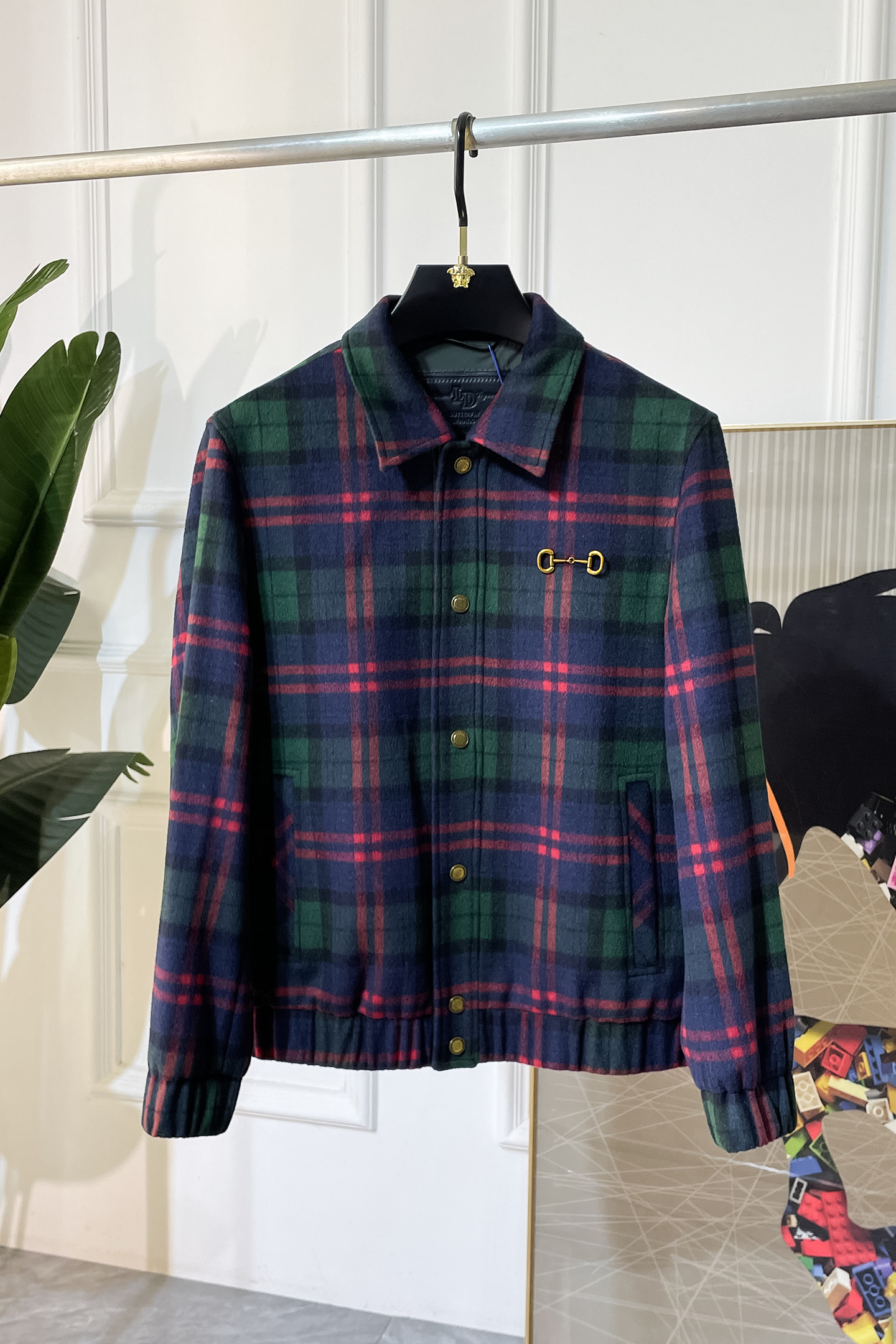 NO:538163,Guqi - 2025ss autumn clothing popular wool casual business jacket, customized high-quality polyester fabric!  Top-level fashion brand elements logo design, complete with three standards!  The original hardware and accessories have smooth lines and exquisite craftsmanship, excellent upper body style, comfortable fabric, windproof and warm, and casual matching are very fashionable, handsome, casual and fashionable men's must-have!  Size M-3XL, Jackets & coats, Jackets & coats, Alexander wang19860909古奇 - 2025ss秋装大爆款羊毛休闲商务夹克外套,定制高品质聚酯纤维面料！顶级时尚大牌元素logo设计,三标齐全！原版五金辅料,线条流畅,工艺精致,上身版型超赞,面料舒适,挡风保暖,随意搭配都非常时尚帅气休闲时尚男仕必备款哦！尺码M-3XL,,jackets & coats,jackets & coats,alexander wang,Men's clothing