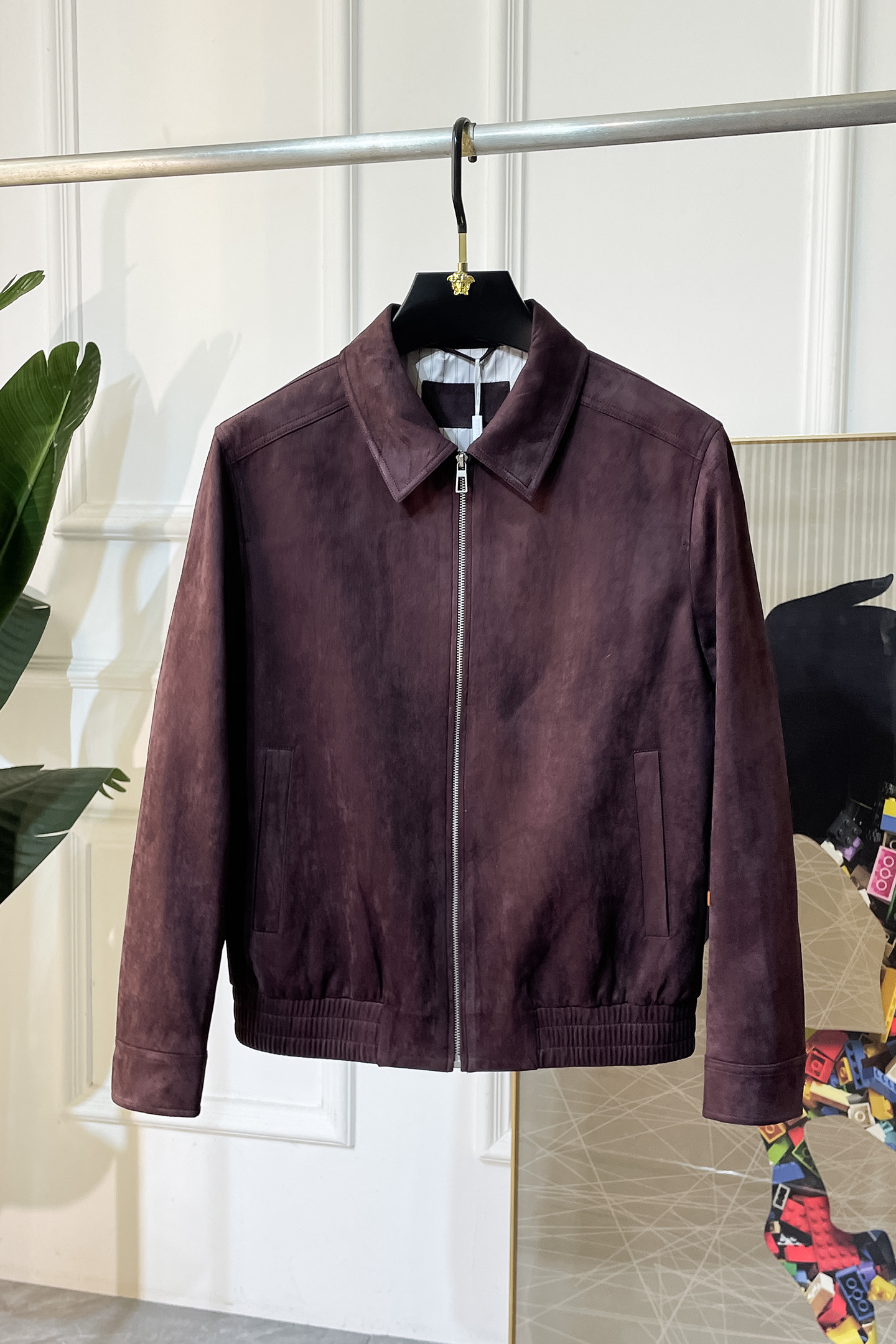 NO:538167,Bc - 2025ss autumn clothing big suede jacket, customized high-quality polyester fabric!  Top-level fashion brand elements logo design, complete with three standards!  The original hardware and accessories have smooth lines and exquisite craftsmanship, excellent upper body style, comfortable fabric, windproof and warm, and casual matching are very fashionable, handsome, casual and fashionable men's must-have!  Size M-3XL, Jackets & coats, Jackets & coats, Chamois leather, alexander wang19860909Bc - 2025ss秋装大爆款麂皮绒夹克外套,定制高品质聚酯纤维面料！顶级时尚大牌元素logo设计,三标齐全！原版五金辅料,线条流畅,工艺精致,上身版型超赞,面料舒适,挡风保暖,随意搭配都非常时尚帅气休闲时尚男仕必备款哦！尺码M-3XL,,jackets & coats,jackets & coats,chamois leather,alexander wang,Men's clothing