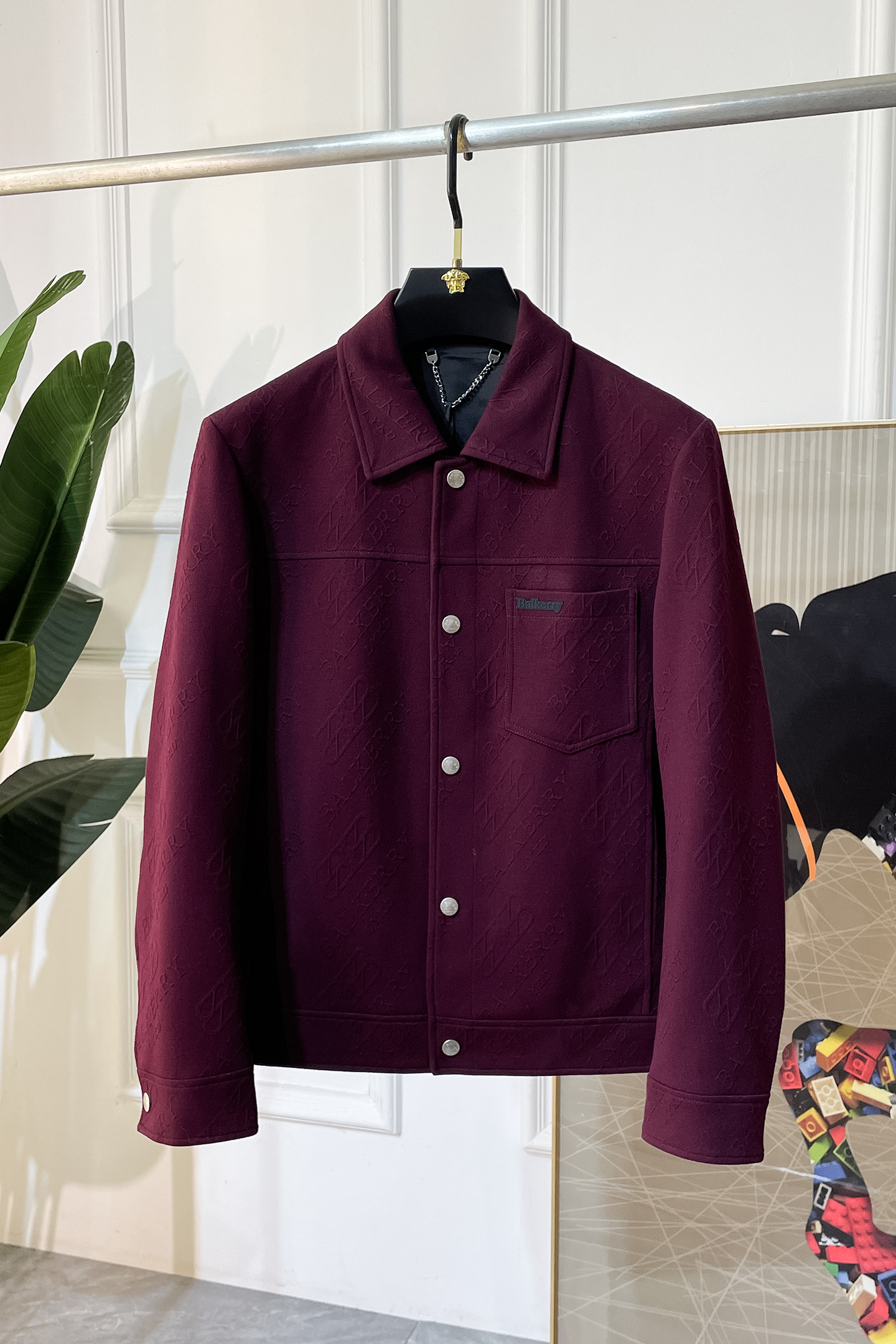 NO:547740,Balenciaga - 2025ss autumn and winter boutique jackets, customized high-quality polyester fabric!  Top-level fashion brand elements logo design, complete with three standards!  The original hardware and accessories have smooth lines and exquisite craftsmanship, excellent upper body style, comfortable fabric, windproof and warm, and casual matching are very fashionable, handsome, casual and fashionable men's must-have!  Size M-3XL can wear up to 190 catties!  ,,balenciaga,jackets & coats,jackets & coats,alexander wang19860909巴黎世家 - 2025ss秋冬大爆款精品夹克外套,定制高品质聚酯纤维面料！顶级时尚大牌元素logo设计,三标齐全！原版五金辅料,线条流畅,工艺精致,上身版型超赞,面料舒适,挡风保暖,随意搭配都非常时尚帅气休闲时尚男仕必备款哦！尺码M-3XL 最大可穿190斤！,,balenciaga,jackets & coats,jackets & coats,alexander wang,Men's clothing