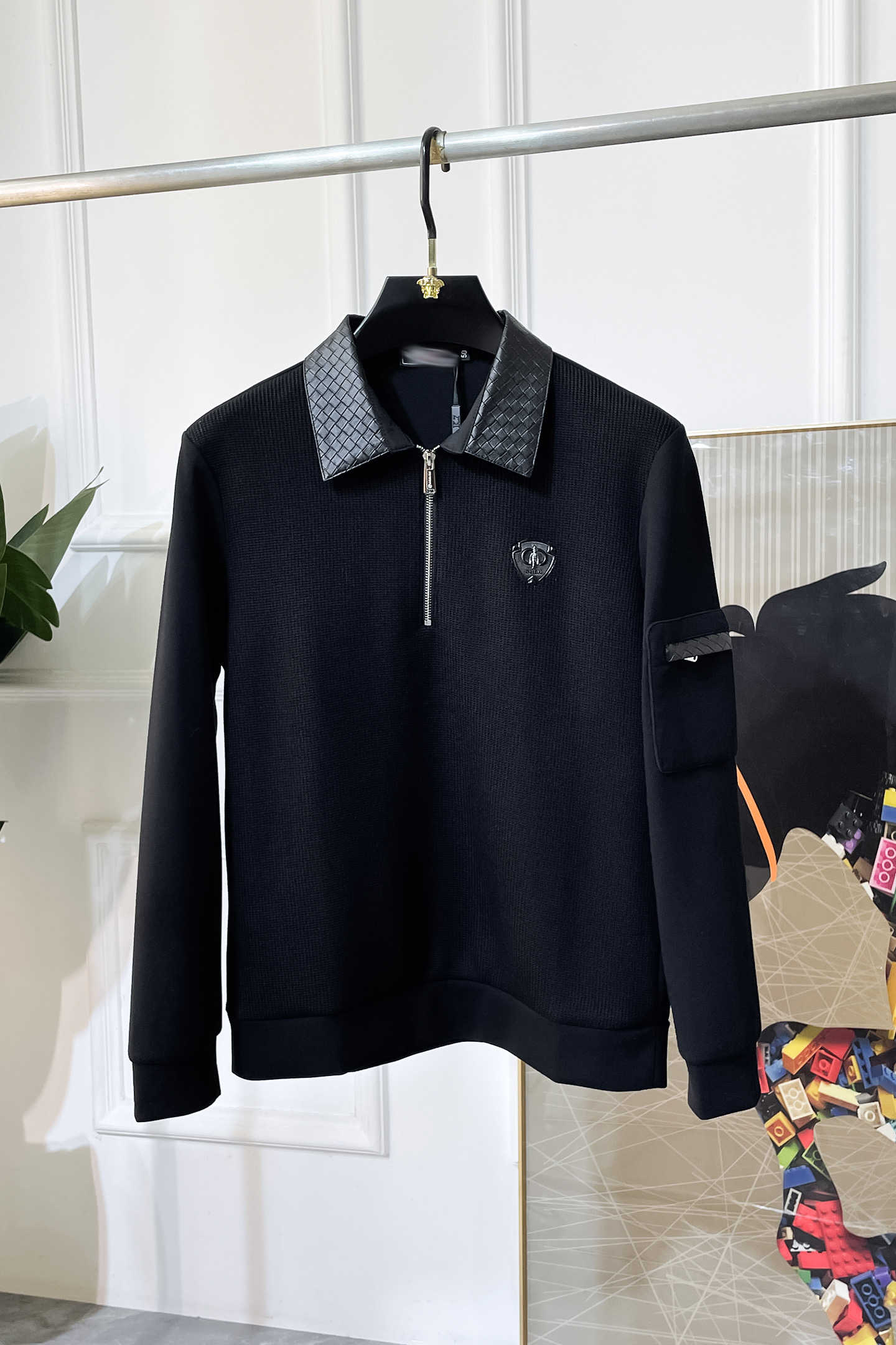 NO:564887,Gucci - 2025ss hot new style in autumn, the highest version of fashionable pullover sweatshirt, a classic that must be released every year. Favored and respected by major stars, it uses high-end European cotton blended fabrics, heavy craftsmanship, original hardware accessories and logo design, soft and smooth, and dense texture!  Stylish upper body!  One of the impeccable must-have styles for autumn!  M-3XL,,hoodie,sweatshirts,alexander wang19860909古奇- 2025ss秋季大爆新款,最高版本时尚套头卫衣、每年必出的经典之作.受各大明星的青睐推崇,精选高端欧棉混纺面料,重工艺制作,原版五金辅料logo设计,柔软顺滑,质地密实！上身时尚有型！秋季无可挑剔必选款式之一！M-3XL,,hoodie,sweatshirts,alexander wang,Men's clothing