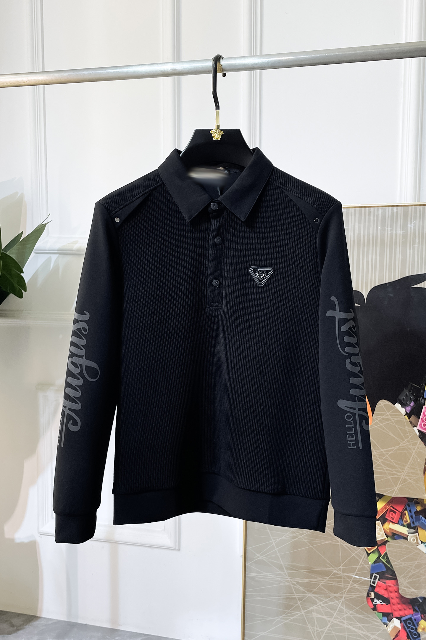 NO:564883,LP Noyo - 2025ss hot new style in autumn, the highest version of fashionable pullover sweatshirt, a classic that must be released every year. Favored and respected by major stars, it uses high-end European cotton blended fabrics, heavy craftsmanship, original hardware accessories logo design, soft and smooth, and dense texture!  Stylish upper body!  One of the impeccable must-have styles for autumn!  M-3XL,,loro piana,hoodie,sweatshirts,alexander wang19860909LP诺悠- 2025ss秋季大爆新款,最高版本时尚套头卫衣、每年必出的经典之作.受各大明星的青睐推崇,精选高端欧棉混纺面料,重工艺制作,原版五金辅料logo设计,柔软顺滑,质地密实！上身时尚有型！秋季无可挑剔必选款式之一！M-3XL,,loro piana,hoodie,sweatshirts,alexander wang,Men's clothing