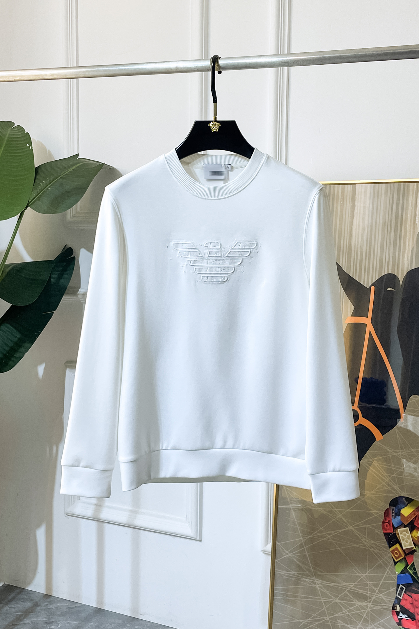 NO:573662,Armani - 2025ss autumn hot new model, the highest version of fashionable pullover sweatshirt and T-shirt, a classic that must be released every year. Favored and respected by major stars, it uses high-end European cotton blended fabrics, heavy craftsmanship, original hardware accessories logo design, soft and smooth, and dense texture!  Stylish upper body!  One of the impeccable must-have styles for autumn!  M-3XL,,armani,hoodie,sweatshirts,tees,t-shirt,alexander wang19860909阿玛尼 - 2025ss秋季大爆新款,最高版本时尚套头卫衣T恤、每年必出的经典之作.受各大明星的青睐推崇,精选高端欧棉混纺面料,重工艺制作,原版五金辅料logo设计,柔软顺滑,质地密实！上身时尚有型！秋季无可挑剔必选款式之一！M-3XL,,armani,hoodie,sweatshirts,tees，t-shirt,alexander wang,Men's clothing