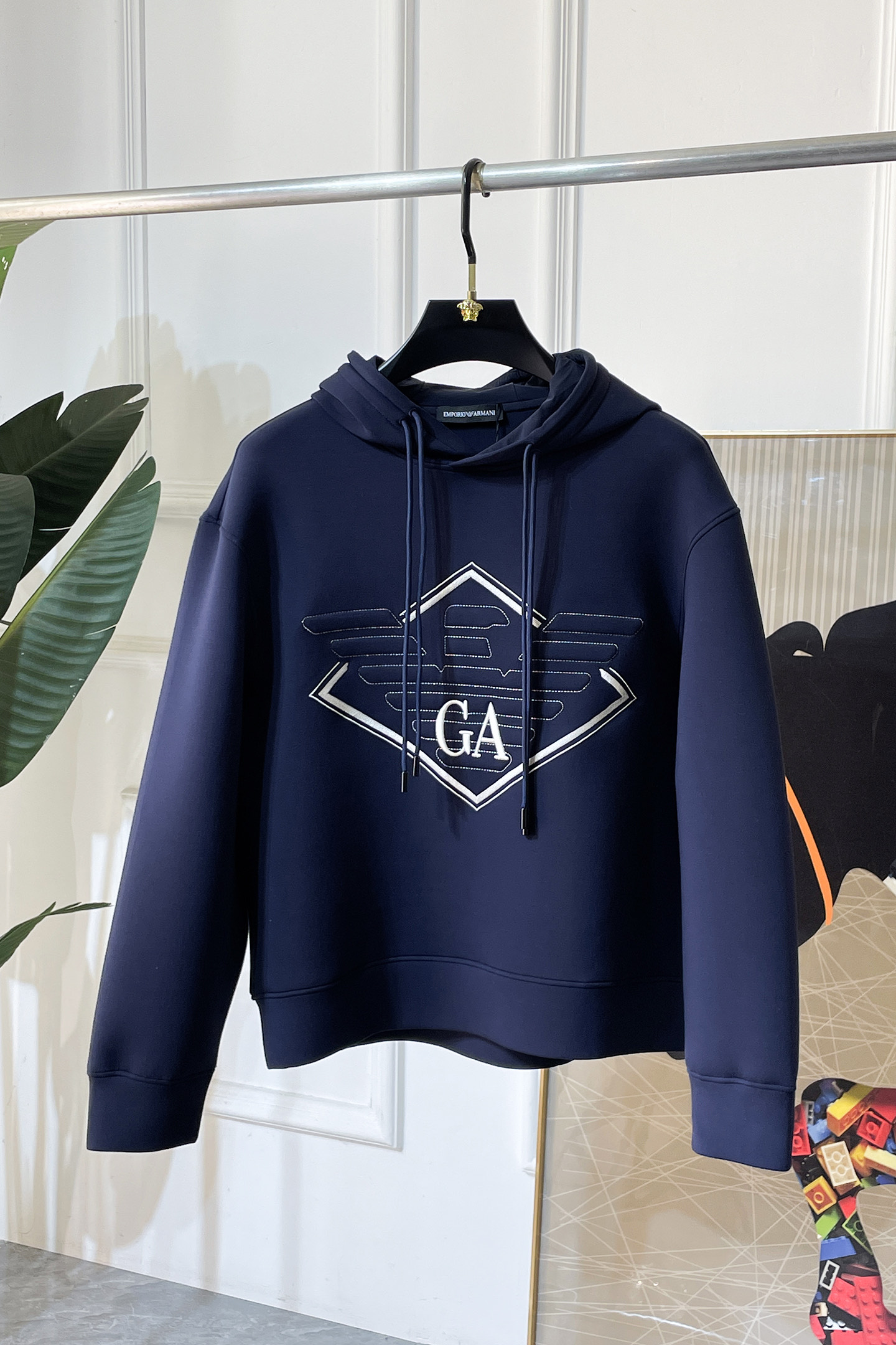 NO:601473,Armani - 2025ss autumn hot new model, the highest version of fashionable pullover sweatshirt and T-shirt, a classic that must be released every year. Favored and respected by major stars, it uses high-end European cotton blended fabrics, heavy craftsmanship, original hardware accessories logo design, soft and smooth, and dense texture!  Stylish upper body!  One of the impeccable must-have styles for autumn!  M-3XL,,armani,hoodie,sweatshirts,tees,t-shirt,alexander wang19860909阿玛尼- 2025ss秋季大爆新款,最高版本时尚套头卫衣T恤、每年必出的经典之作.受各大明星的青睐推崇,精选高端欧棉混纺面料,重工艺制作,原版五金辅料logo设计,柔软顺滑,质地密实！上身时尚有型！秋季无可挑剔必选款式之一！M-3XL,,armani,hoodie,sweatshirts,tees，t-shirt,alexander wang,Men's clothing