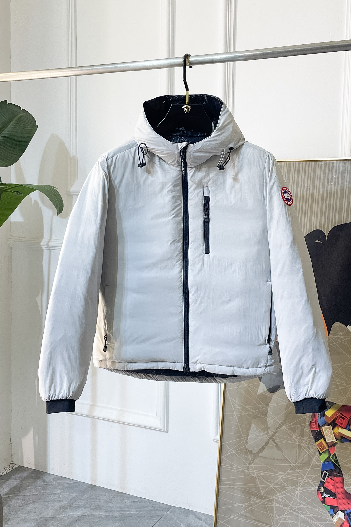 NO:597169,High version!  CANADA GOOSE25S autumn and winter outdoor men's hooded down jacket... Outdoor waterproof and windproof down jacket, waterproof fabric with waterproof zippers, not only has unrivaled quality, but is filled with high-quality 90 white duck down, the amount of down is extremely high... and the shape is very in place, the upper body is quite good-looking. There are many highlights in the details, the placket pockets have original zippers, and the waterproof and warm performance is excellent!  Size S-2XL,,down jacket,hats,alexander wang19860909高版本！CANADA GOOSE25S秋冬户外男款连帽羽绒服…… 户外防水防风羽绒服,防水面料搭配防水拉链,不仅品质无敌,内充优质90白鸭绒,充绒量极高…………而且版型非常的到位,上身相当的好看 细节的亮点非常多,门襟口袋 原版拉链,防水保暖性能极佳！码数S-2XL,,down jacket,hats,alexander wang,Men's clothing