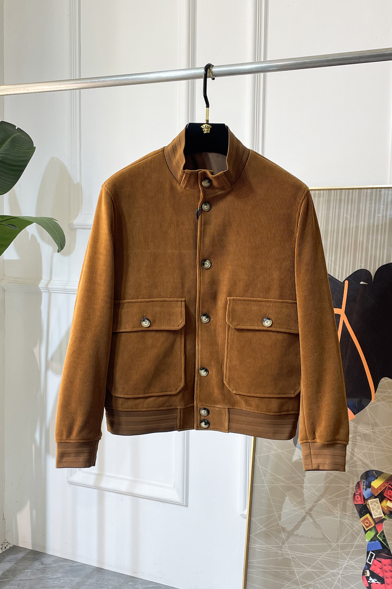 NO:601406,LP Nuoyou - 2025ss autumn and winter hot style boutique jacket, customized high-quality polyester fiber fabric!  Logo design with top fashion big-name elements, complete with three standards!  Original hardware accessories, smooth lines, exquisite craftsmanship, awesome upper body shape, comfortable fabrics, windproof and warm, it is very fashionable, handsome and a must-have for casual and fashionable men with any combination!  Sizes M-3XL can fit up to 190 pounds!  ,,loro piana,jackets & coats,jackets & coats,alexander wang19860909LP诺悠 - 2025ss秋冬大爆款精品夹克外套,定制高品质聚酯纤维面料！顶级时尚大牌元素logo设计,三标齐全！原版五金辅料,线条流畅,工艺精致,上身版型超赞,面料舒适,挡风保暖,随意搭配都非常时尚帅气休闲时尚男仕必备款哦！尺码M-3XL 最大可穿190斤！,,loro piana,jackets & coats,jackets & coats,alexander wang,Men's clothing