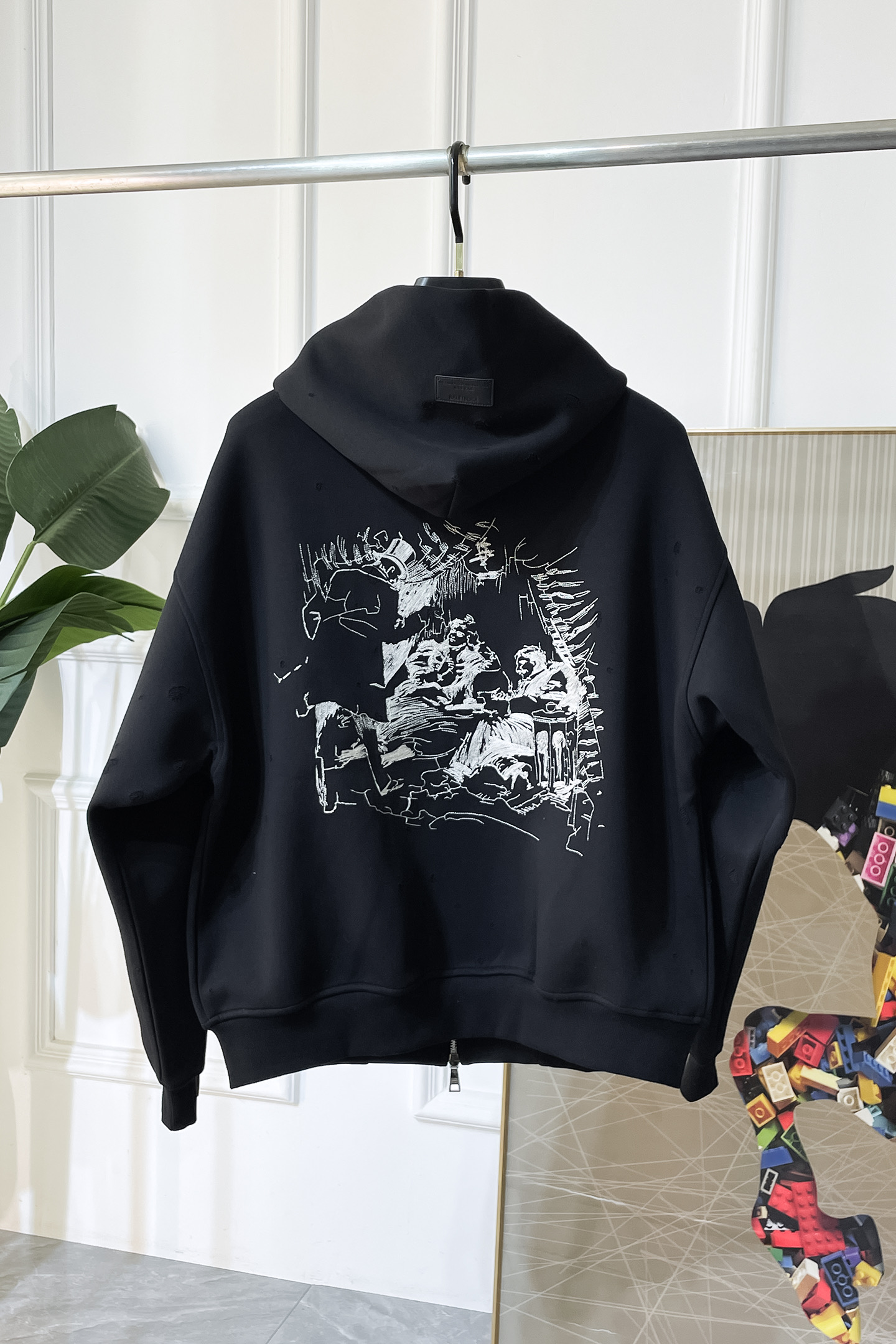 NO:601471,Givenchy - 2025ss hot-selling autumn and winter boutique loose-fitting jacket, customized with high-quality polyester fiber fabric!  Logo design with top fashion big-name elements, complete with three standards!  Original hardware accessories, smooth lines, exquisite craftsmanship, awesome upper body shape, comfortable fabrics, windproof and warm, it is very fashionable, handsome and a must-have for casual and fashionable men with any combination!  Sizes S-XL can fit up to 220 pounds!  ,,givenchy,jackets & coats,jackets & coats,alexander wang19860909纪梵希- 2025ss秋冬大爆款精品宽松款夹克外套,定制高品质聚酯纤维面料！顶级时尚大牌元素logo设计,三标齐全！原版五金辅料,线条流畅,工艺精致,上身版型超赞,面料舒适,挡风保暖,随意搭配都非常时尚帅气休闲时尚男仕必备款哦！尺码S-XL 最大可穿220斤！,,givenchy,jackets & coats,jackets & coats,alexander wang,Men's clothing