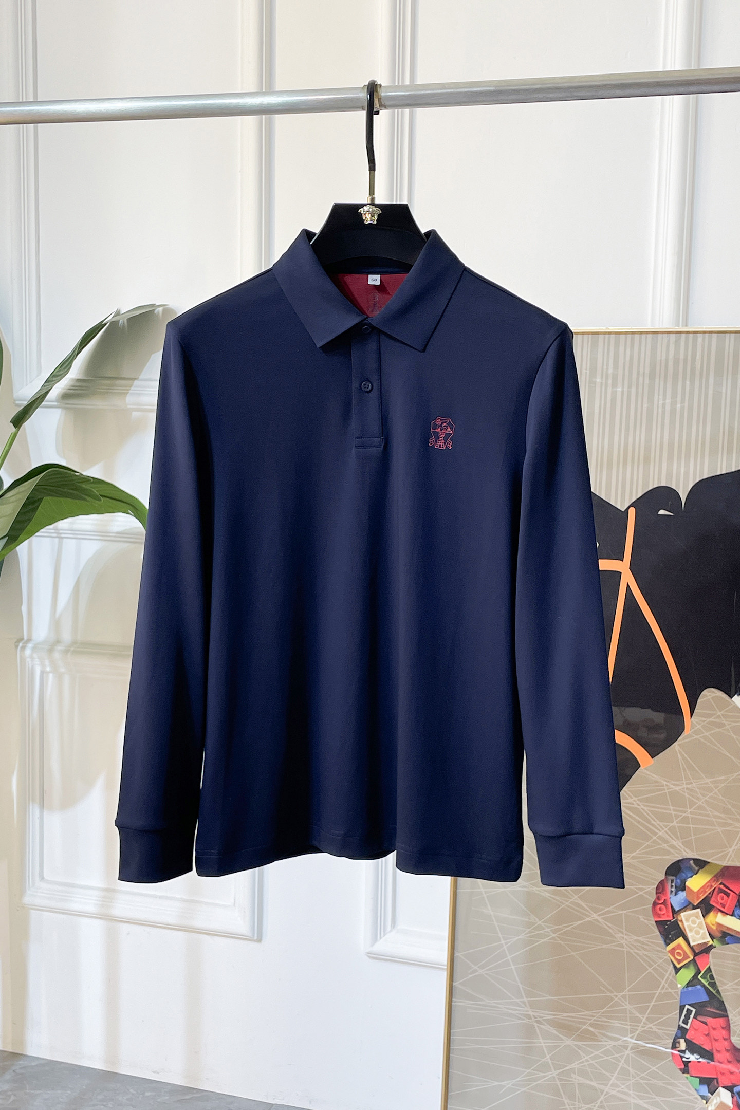 NO:601504,Bc - 2025ss Autumn and Winter counter's popular polo long-sleeved T-shirt, casual and fashionable outer wear, a must-have for inner wear, customized imported high-grade cotton fabric, the fabric has a delicate feel, close to the body and is comfortable without digging into the flesh, and the upper body has a good shape. It is warm to wear, and the counter logo design is very unique. The original quality and craftsmanship are definitely the highest version on the market. The top original version is awesome to wear. It is soft and crisp, not easy to deform. The seams and seams are very rigorous and elegant. Absolute first-line OEM requirements!  Don’t miss it, male gods!  Size M-3XL can wear up to 200 pounds!  ,,tees,t-shirt,alexander wang19860909Bc - 2025ss秋冬专柜大爆款polo长袖T恤,休闲时尚外穿 内搭必备款,定制进口高级棉面料,面料手感细腻,贴身舒适不扎肉,上身版型好 穿着保暖,专柜标志设计非常独特,原版品质与工艺 绝对市场最高版本 顶级原版穿着超赞 柔顺挺括,不易变形.锁边缝盘都非常严谨考究 绝对一线代工要求！男神们别错过！ 尺码 M-3XL 最大可穿200斤！,,tees，t-shirt,alexander wang,Men's clothing