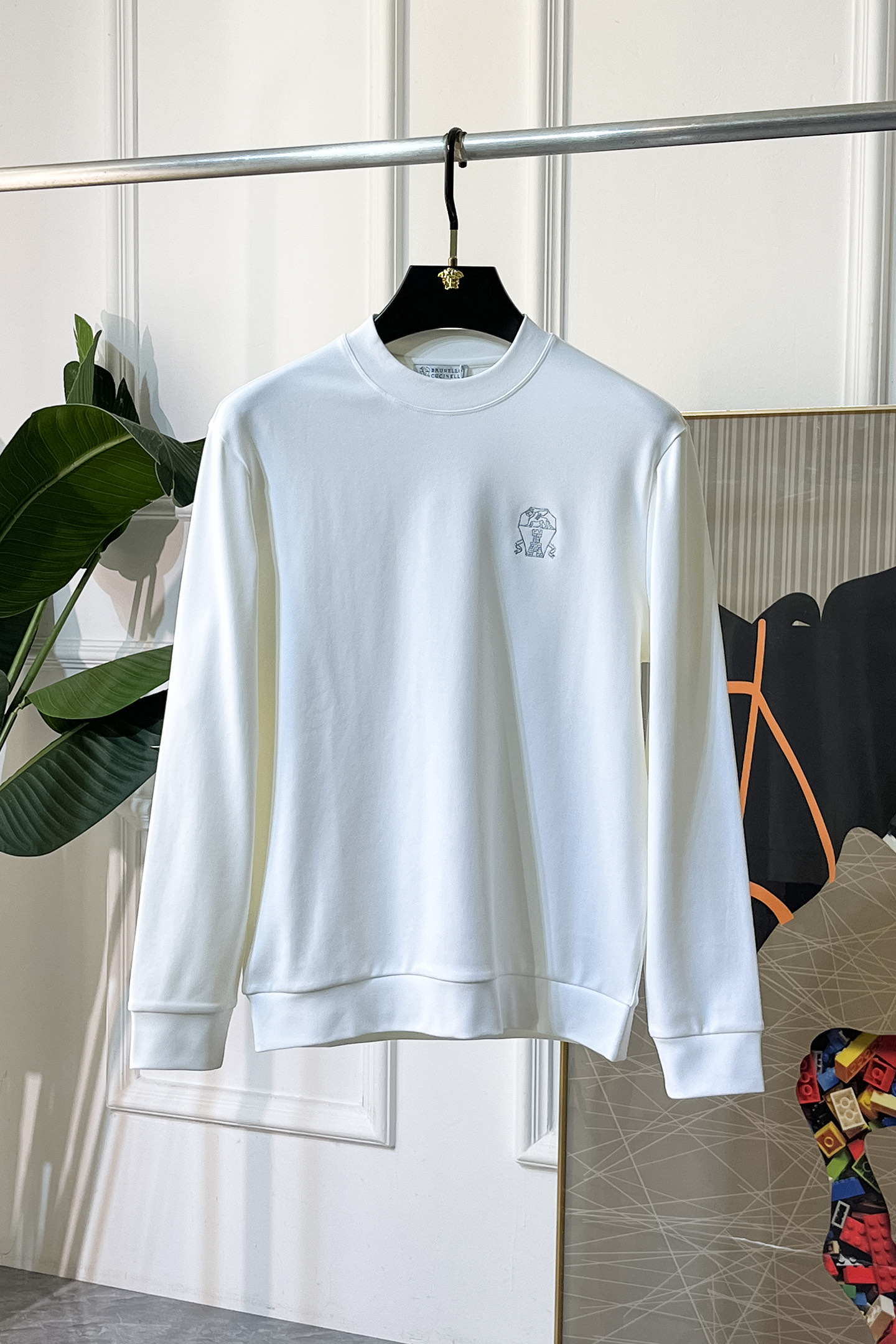 NO:612378,Bc - 2025ss hot new style in autumn, the highest version of fashionable pullover sweatshirt, a classic that must be released every year. Favored and respected by major stars, it uses high-end European cotton blended fabrics, heavy craftsmanship, original hardware accessories and logo design, soft and smooth, and dense texture!  Stylish upper body!  One of the impeccable must-have styles for autumn!  M-3XL can wear up to 190 pounds!  ,,hoodie,sweatshirts,alexander wang19860909Bc - 2025ss秋季大爆新款,最高版本时尚套头卫衣、每年必出的经典之作.受各大明星的青睐推崇,精选高端欧棉混纺面料,重工艺制作,原版五金辅料logo设计,柔软顺滑,质地密实！上身时尚有型！秋季无可挑剔必选款式之一！M-3XL 最大穿190斤！,,hoodie,sweatshirts,alexander wang,Men's clothing