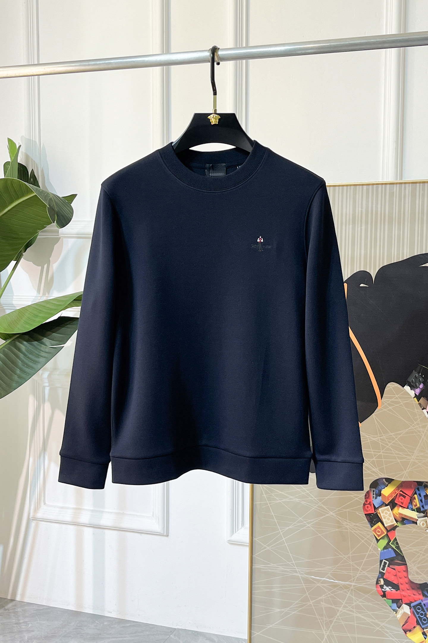 NO:614525,Burberry - 2025ss autumn hot new style, the highest version of fashionable pullover cashmere sweatshirt, a classic that must be released every year. Favored and respected by major stars, it selects high-end European cotton blended fabrics, made with heavy craftsmanship, original hardware accessories logo design, soft and smooth, and dense texture!  Stylish upper body!  One of the impeccable must-have styles for autumn!  M-3XL can wear up to 190 pounds!  ,,burberry,hoodie,sweatshirts,alexander wang19860909巴宝莉- 2025ss秋季大爆新款,最高版本时尚套头羊绒卫衣、每年必出的经典之作.受各大明星的青睐推崇,精选高端欧棉混纺面料,重工艺制作,原版五金辅料logo设计,柔软顺滑,质地密实！上身时尚有型！秋季无可挑剔必选款式之一！M-3XL 最大穿190斤！,,burberry,hoodie,sweatshirts,alexander wang,Men's clothing