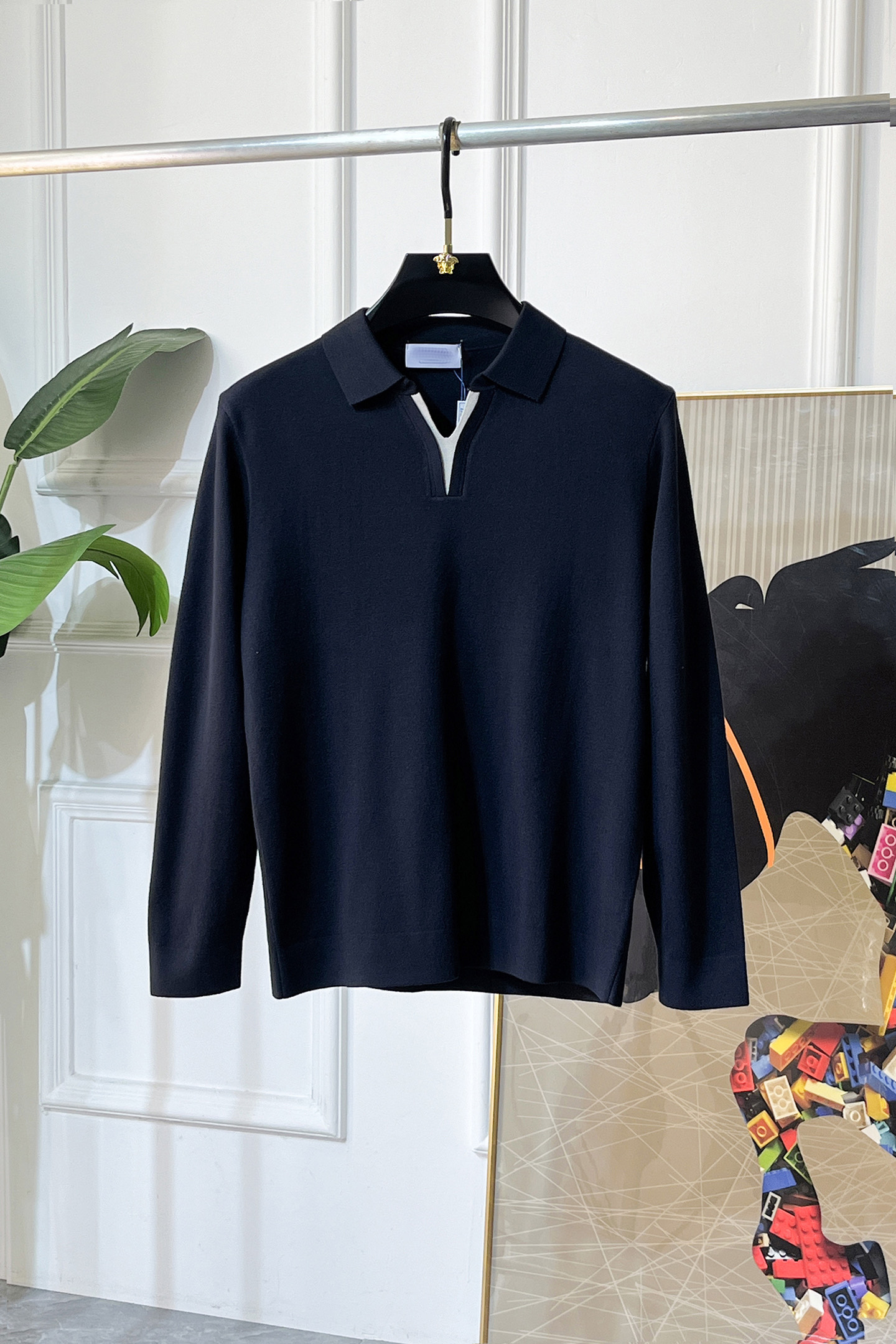 NO:625171,LP Noyo - 2025ss Autumn and Winter Counter's best-selling boutique wool sweater, casual and fashionable outer wear, a must-have for inner wear, custom-made imported sheep wool fabric, the fabric has a delicate feel, close to the body and is comfortable without piercing the flesh, and the upper body has a good shape. It is warm to wear, and the counter logo design is very unique. The original quality and craftsmanship are definitely the highest version on the market. The top original version is awesome to wear. It is soft and crisp, not easy to deform. The seams and seams are very rigorous and absolutely meet the requirements of first-line OEMs!  Don’t miss it, male gods!  Size M-3XL,,loro piana,alexander wang19860909LP诺悠 - 2025ss秋冬专柜大爆款精品羊毛衫,休闲时尚外穿 内搭必备款,定制进口绵羊毛面料,面料手感细腻,贴身舒适不扎肉,上身版型好 穿着保暖,专柜标志设计非常独特,原版品质与工艺 绝对市场最高版本 顶级原版穿着超赞 柔顺挺括,不易变形.锁边缝盘都非常严谨考究 绝对一线代工要求！男神们别错过！ 尺码 M-3XL,,loro piana,alexander wang,Men's clothing