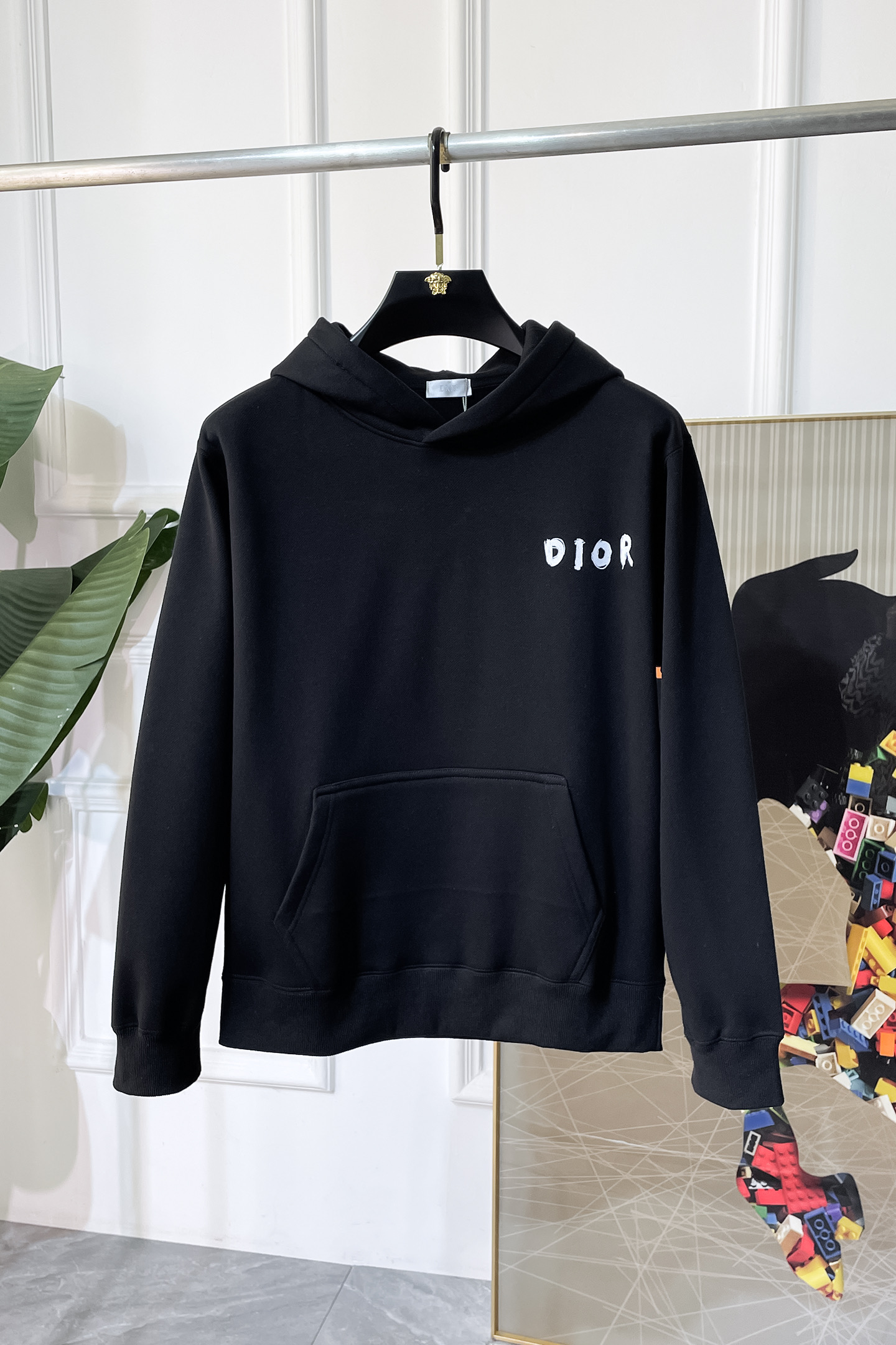 NO:685359,Dior - 2025ss autumn hot new style, the highest version of fashionable hooded plus fleece sweatshirt, a must-have classic every year. Favored and respected by major stars, it uses high-end European cotton blended fabrics, heavy craftsmanship, original hardware accessories and logo design, soft and smooth, and dense texture!  Stylish upper body!  One of the impeccable must-have styles for autumn!  Size S-4XL can wear up to 220 pounds!  Thickened hooded size data S Length 62 Chest 106 Shoulder Width 48 Sleeve Length 56 M Length 65 Chest 112 Shoulder Width 49 Sleeve Length 58 L Length 67 Chest 118 Shoulder Width 51 Sleeve Length 61  Sleeve length 62 3XL Dress length 73 Bust 134 Shoulder width 56 Sleeve length 64 4XL Dress length 73 Bust 140 Shoulder width 58 Sleeve length 64,,dior,hoodie,sweatshirts,hats,19860909迪奥 - 2025ss秋季大爆新款,最高版本时尚连帽加绒卫衣、每年必出的经典之作.受各大明星的青睐推崇,精选高端欧棉混纺面料,重工艺制作,原版五金辅料logo设计,柔软顺滑,质地密实！上身时尚有型！秋季无可挑剔必选款式之一！尺码 S-4XL 最大可穿220斤！加厚连帽尺码数据 S衣长62 胸围106 肩宽48 袖长56 M衣长65 胸围112 肩宽49袖长58 L衣长67 胸围118 肩宽51 袖长61 XL 衣长69 胸围124 肩宽52 袖长62 2XL 衣长71 胸围128 肩宽55 袖长62 3XL 衣长73 胸围134 肩宽56袖长64 4XL 衣长73 胸围140 肩宽58袖长64,,dior,hoodie,sweatshirts,hats,,Men's clothing