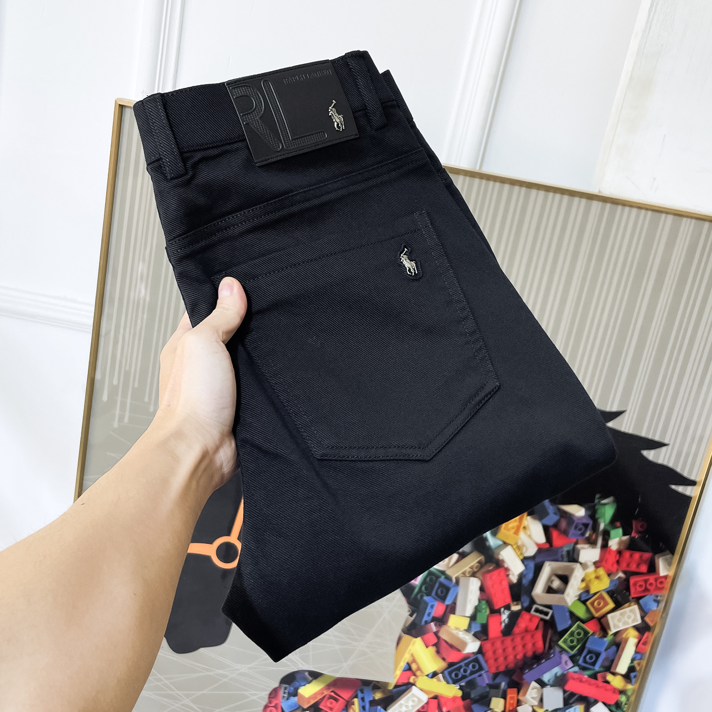 NO:690980,Paul - 2025ss autumn and winter boutique casual pants. Made from original 1:1, perfect for daily necessities, simple and stylish, custom-made imported European cotton fabrics, heavy washing process, complex workmanship and exquisite craftsmanship. Easily cater to the needs of the four seasons, soft and elastic to the touch, smooth and neat, original accessories and hardware, comfortable upper body, very easy to wear and durable, size 29-38,19860909保罗 - 2025ss年秋冬精品休闲裤.原单1:1制作,日常必备的完美之选,简单大气亦时尚有型,定制进口欧棉面料 ,重工洗水工艺,做工复杂工艺精湛.轻松迎合四季需要,手感柔软带弹力,流畅利落,原版辅料五金,上身舒适非常易搭耐看码数29-38,,,Men's clothing