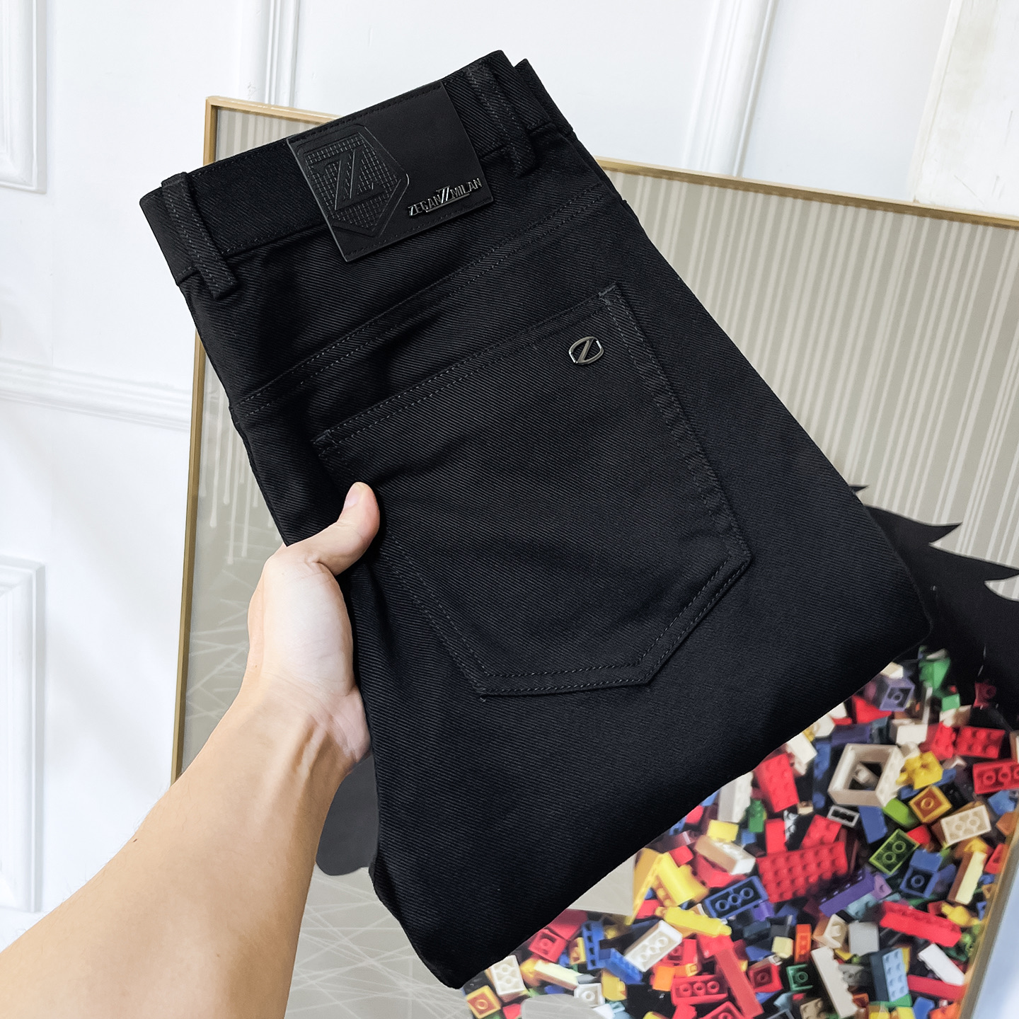 NO:691901,Zegna - 2025ss autumn and winter boutique casual pants. Made from the original 1:1, the perfect choice for daily essentials, simple and elegant, fashionable and stylish, customized imported European cotton fabrics, heavy washing process, complex workmanship and exquisite craftsmanship. Easily cater to the needs of the four seasons, soft and elastic to the touch, smooth and neat, original accessories and hardware, comfortable upper body, very easy to wear and durable, size 29-38,,zegna,19860909杰尼娅 - 2025ss年秋冬精品休闲裤.原单1:1制作,日常必备的完美之选,简单大气亦时尚有型,定制进口欧棉面料 ,重工洗水工艺,做工复杂工艺精湛.轻松迎合四季需要,手感柔软带弹力,流畅利落,原版辅料五金,上身舒适非常易搭耐看码数29-38,,zegna,,Men's clothing