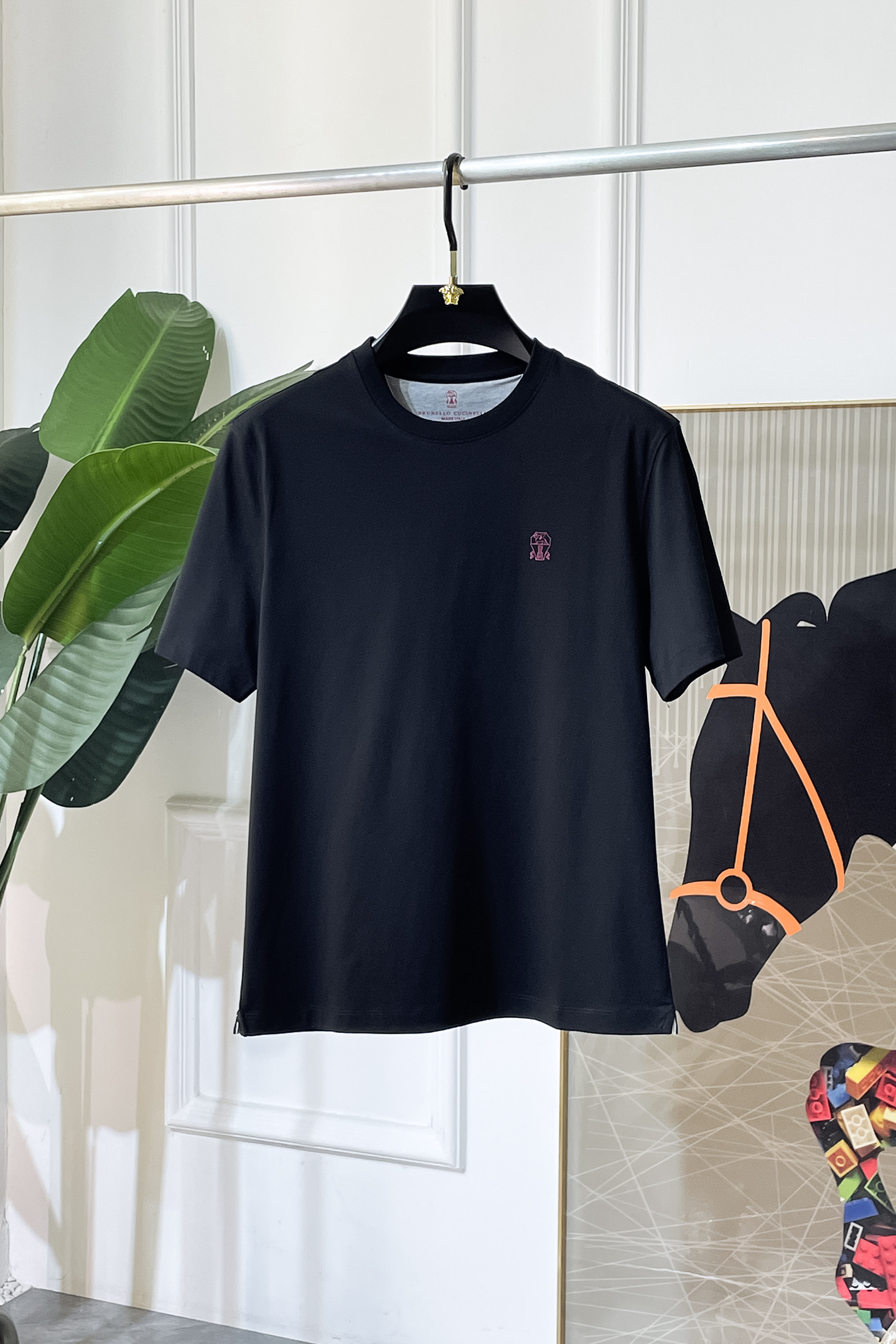 NO:690995,Bc - 2026ss Spring and Summer high-quality short-sleeved T-shirt for the Year of the Horse, synchronized with the official website, high-end quality, customized top-grade mercerized cotton fabric, 1:1 production by top manufacturers, fashionable brand heavy craftsmanship logo design, soft and delicate feel, skin-friendly and comfortable to wear, versatile and casual, the upper body is very good, handsome, a must-have for trendy men, size M-3XL, can wear up to 200 pounds!  ,,T-shirt,tees,t-shirt,19860909Bc - 2026ss马年贺岁款春夏精品短袖T恤 官网同步 高端品质 定制顶级丝光棉面料,顶级大厂1:1制作,时尚大牌重工艺logo设计,手感柔软细腻 穿着亲肤舒适 百搭休闲 上身非常赞 帅气 潮男必备品 尺码M-3XL 最大可穿200斤！,,T-shirt,tees，t-shirt,,Men's clothing