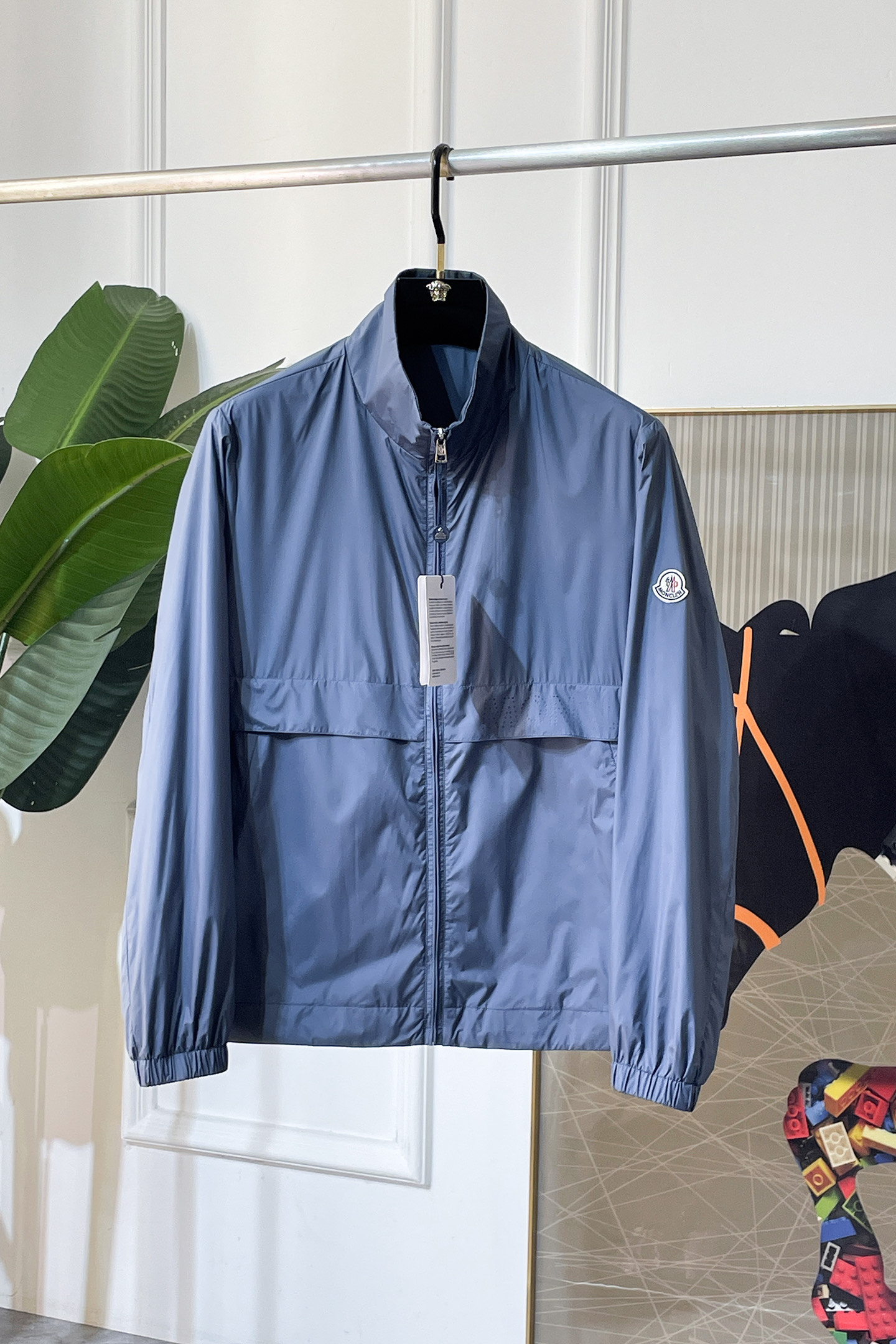 NO:691011,Mengkou - 2026ss Year of the Horse Spring Reversible Jacket, customized with high-quality polyester fiber fabric!  Logo design with top fashion big-name elements, complete with three standards!  Original hardware accessories, smooth lines, exquisite craftsmanship, awesome upper body shape, comfortable fabrics, windproof and warm, it is very fashionable, handsome and a must-have for casual and fashionable men with any combination!  Sizes M-4XL can fit up to 200 pounds!  ,,Moncler,jackets & coats,jackets & coats,19860909蒙口 - 2026ss马年贺岁款春装双面穿夹克外套,定制高品质聚酯纤维面料！顶级时尚大牌元素logo设计,三标齐全！原版五金辅料,线条流畅,工艺精致,上身版型超赞,面料舒适,挡风保暖,随意搭配都非常时尚帅气休闲时尚男仕必备款哦！尺码M-4XL 最大穿200斤！,,Moncler,jackets & coats,jackets & coats,,Men's clothing