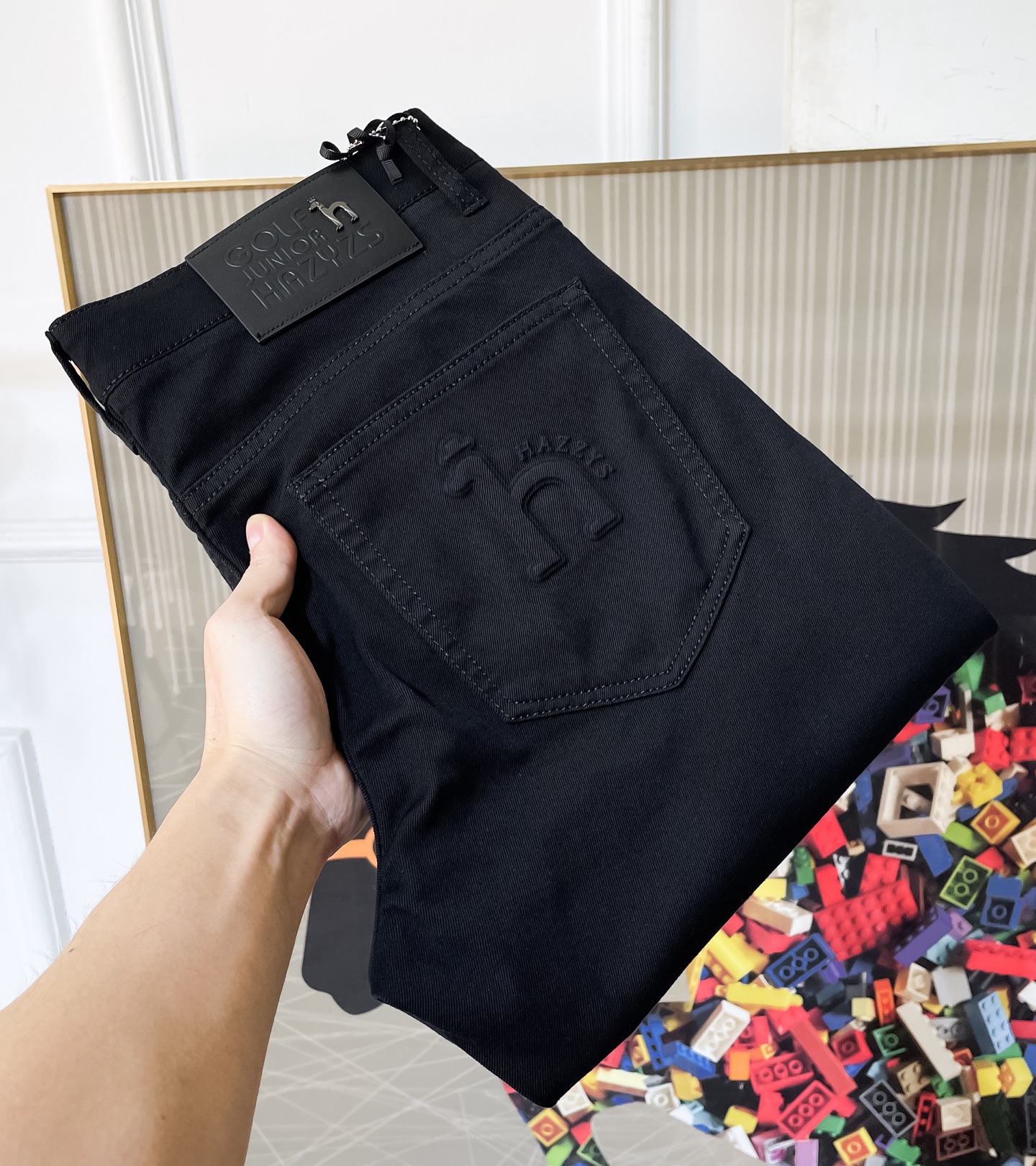 NO:746446,Hermès - 2026ss hot spring and summer jeans for the Year of the Horse. Original 1:1 production, the perfect choice for daily necessities, simple and elegant, fashionable and stylish, customized imported denim fabric, heavy washing process, complex workmanship and exquisite craftsmanship. Easily cater to the needs of the four seasons, soft and elastic to the touch, smooth and neat, original accessories and hardware, comfortable upper body, very easy to wear and durable, size 29-36, hermes,jeans,19860909爱玛仕 - 2026ss马年春夏大爆款牛仔裤.原单1:1制作,日常必备的完美之选,简单大气亦时尚有型,定制进口丹宁面料 ,重工洗水工艺,做工复杂工艺精湛.轻松迎合四季需要,手感柔软带弹力,流畅利落,原版辅料五金,上身舒适非常易搭耐看码数29-36,,hermes,jeans,,Men's clothing