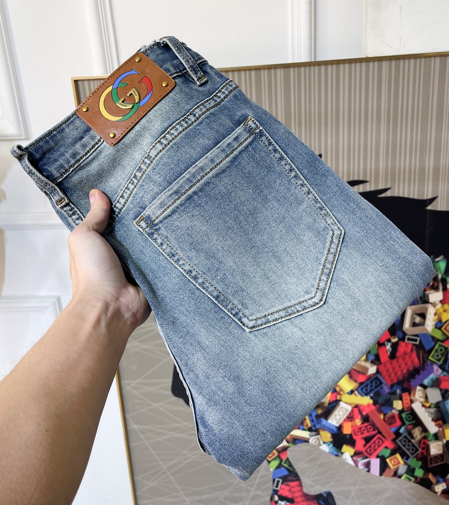 NO:746436,Gucci - 2026ss hot spring and summer jeans for the Year of the Horse. Original 1:1 production, the perfect choice for daily essentials, simple and elegant, fashionable and stylish, customized imported denim fabric, heavy washing process, complex workmanship and exquisite craftsmanship. Easily cater to the needs of the four seasons, soft and elastic to the touch, smooth and neat, original accessories and hardware, comfortable upper body, very easy to wear and durable, code number 29-38,,jeans,19860909古奇 - 2026ss马年春夏大爆款牛仔裤.原单1:1制作,日常必备的完美之选,简单大气亦时尚有型,定制进口丹宁面料 ,重工洗水工艺,做工复杂工艺精湛.轻松迎合四季需要,手感柔软带弹力,流畅利落,原版辅料五金,上身舒适非常易搭耐看码数29-38,,jeans,,Men's clothing