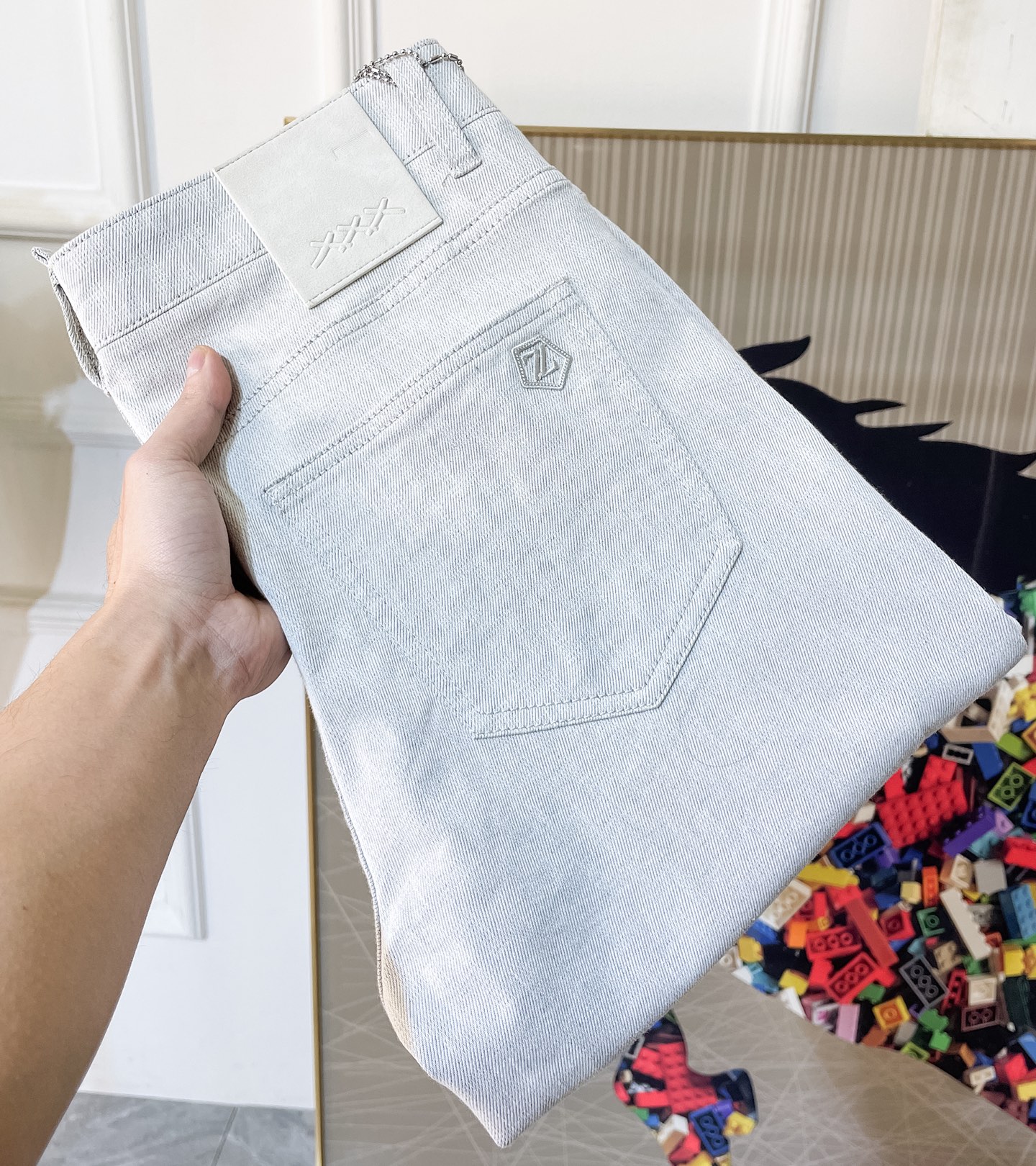 NO:746449,Zegna - 2026ss spring and summer popular casual pants for the Year of the Horse. Made from the original 1:1, perfect for daily necessities, simple and elegant, yet fashionable and stylish, custom imported custom fabrics, heavy washing process, complex workmanship and exquisite craftsmanship. Easily cater to the needs of the four seasons, soft and elastic to the touch, smooth and neat, original accessories and hardware, comfortable upper body, very easy to wear and durable, size 29-38,,zegna,19860909杰尼娅 - 2026ss马年春夏大爆款休闲裤.原单1:1制作,日常必备的完美之选,简单大气亦时尚有型,定制进口定制面料 ,重工洗水工艺,做工复杂工艺精湛.轻松迎合四季需要,手感柔软带弹力,流畅利落,原版辅料五金,上身舒适非常易搭耐看码数29-38,,zegna,,Men's clothing