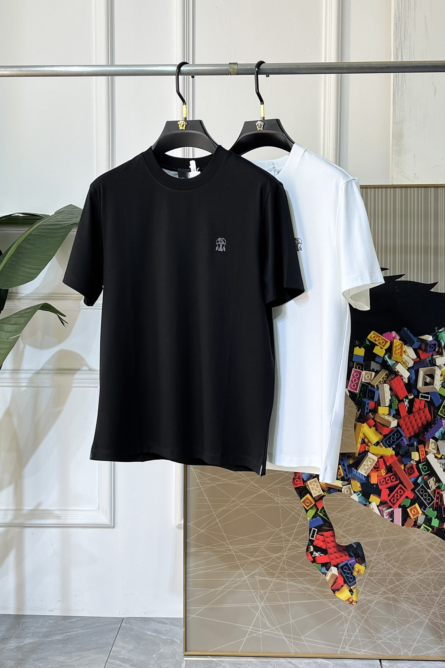 NO:736157,Bc - 2026ss Spring and Summer high-quality short-sleeved T-shirt for the Year of the Horse, synchronized with the official website, high-end quality, customized top-grade mercerized cotton fabric, 1:1 production by top manufacturers, fashionable brand heavy craftsmanship logo design, soft and delicate feel, skin-friendly and comfortable to wear, versatile and casual, the upper body is very good, handsome, a must-have for trendy men, size M-3XL, can wear up to 200 pounds!  ,,T-shirt,tees,t-shirt,19860909Bc - 2026ss马年贺岁款春夏精品短袖T恤 官网同步 高端品质 定制顶级丝光棉面料,顶级大厂1:1制作,时尚大牌重工艺logo设计,手感柔软细腻 穿着亲肤舒适 百搭休闲 上身非常赞 帅气 潮男必备品 尺码M-3XL 最大可穿200斤！,,T-shirt,tees，t-shirt,,Men's clothing