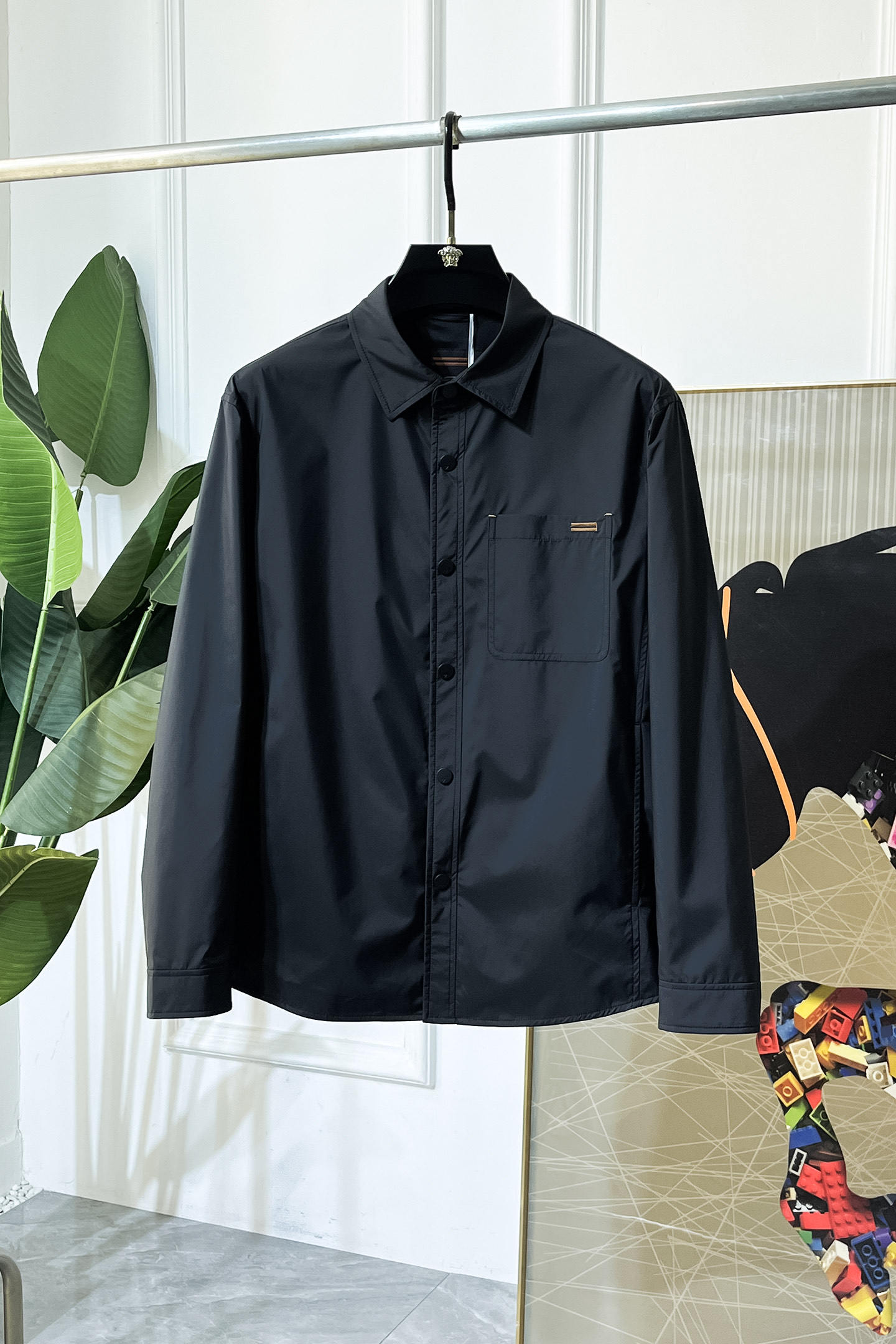 NO:746457,Zegna - 2026ss Year of the Horse Spring Jacket, customized with high-quality polyester fiber fabric!  Logo design with top fashion big-name elements, complete with three standards!  Original hardware accessories, smooth lines, exquisite craftsmanship, awesome upper body shape, comfortable fabrics, windproof and warm, it is very fashionable, handsome and a must-have for casual and fashionable men with any combination!  Sizes M-3XL can fit up to 190 pounds!  ,,zegna,jackets & coats,jackets & coats,19860909杰尼娅 - 2026ss马年贺岁款春装夹克外套,定制高品质聚酯纤维面料！顶级时尚大牌元素logo设计,三标齐全！原版五金辅料,线条流畅,工艺精致,上身版型超赞,面料舒适,挡风保暖,随意搭配都非常时尚帅气休闲时尚男仕必备款哦！尺码M-3XL 最大穿190斤！,,zegna,jackets & coats,jackets & coats,,Men's clothing