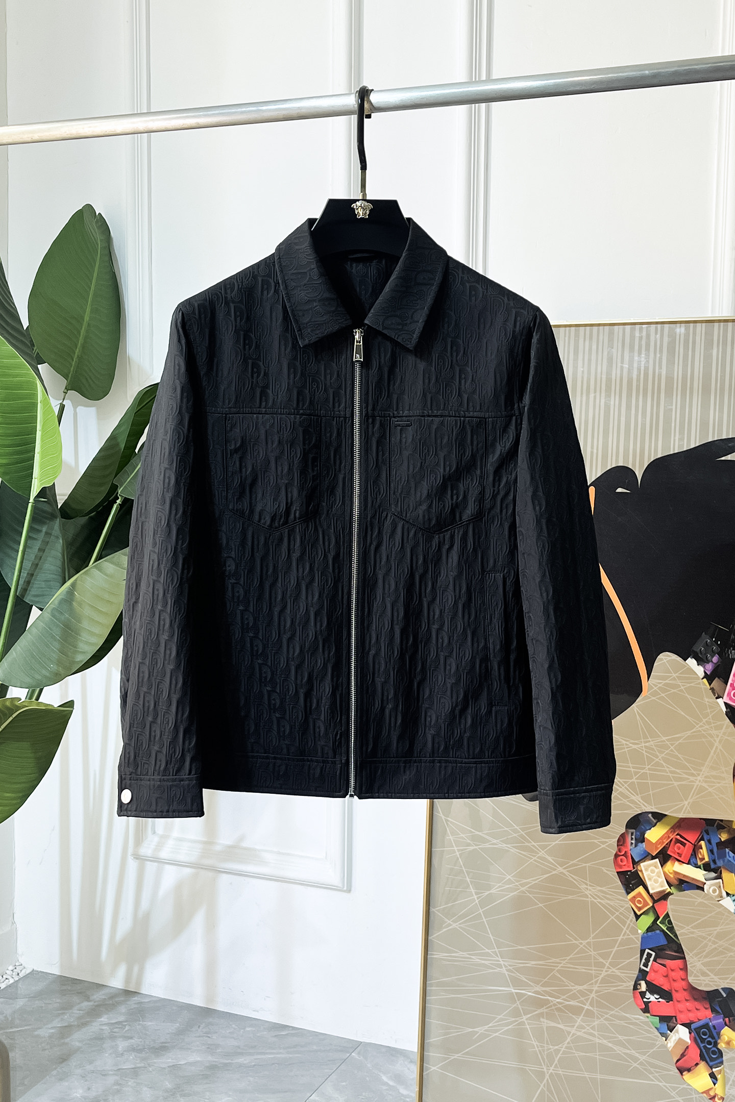 NO:736072,Dior - 2026ss Year of the Horse Spring Jacket, customized with high-quality polyester fiber fabric!  Logo design with top fashion big-name elements, complete with three standards!  Original hardware accessories, smooth lines, exquisite craftsmanship, awesome upper body shape, comfortable fabrics, windproof and warm, it is very fashionable, handsome and a must-have for casual and fashionable men with any combination!  Sizes M-3XL can fit up to 190 pounds!  ,,dior,jackets & coats,jackets & coats,19860909迪奥 - 2026ss马年贺岁款春装夹克外套,定制高品质聚酯纤维面料！顶级时尚大牌元素logo设计,三标齐全！原版五金辅料,线条流畅,工艺精致,上身版型超赞,面料舒适,挡风保暖,随意搭配都非常时尚帅气休闲时尚男仕必备款哦！尺码M-3XL 最大穿190斤！,,dior,jackets & coats,jackets & coats,,Men's clothing