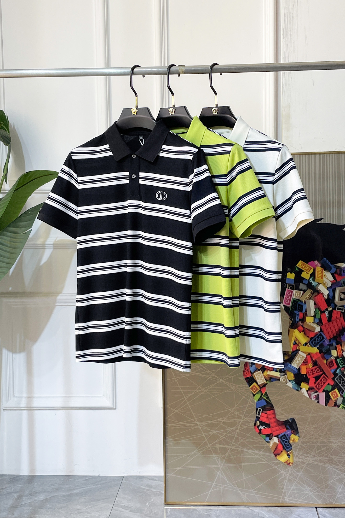 NO:746464,Dior - 2026ss New Year of the Horse spring and summer new polo collar short-sleeved series. Selected high-quality double mercerized pique cotton fabrics, fashionable big-name element logo design, awesome upper body shape, fine, comfortable and breathable fabrics, super good-looking and a must-have for fashionable men with any combination!  Sizes M-3XL can fit up to 200 pounds!  ,,dior,T-shirt,19860909迪奥 - 2026ss马年春夏新款polo领短袖系列.精选优质双丝光珠地棉面料,时尚大牌元素logo设计,上身版型超赞,面料细腻舒适透气,随意搭配都超级好看时尚型男必备款哦！尺码M-3XL 最大可穿200斤！,,dior,T-shirt,,Men's clothing