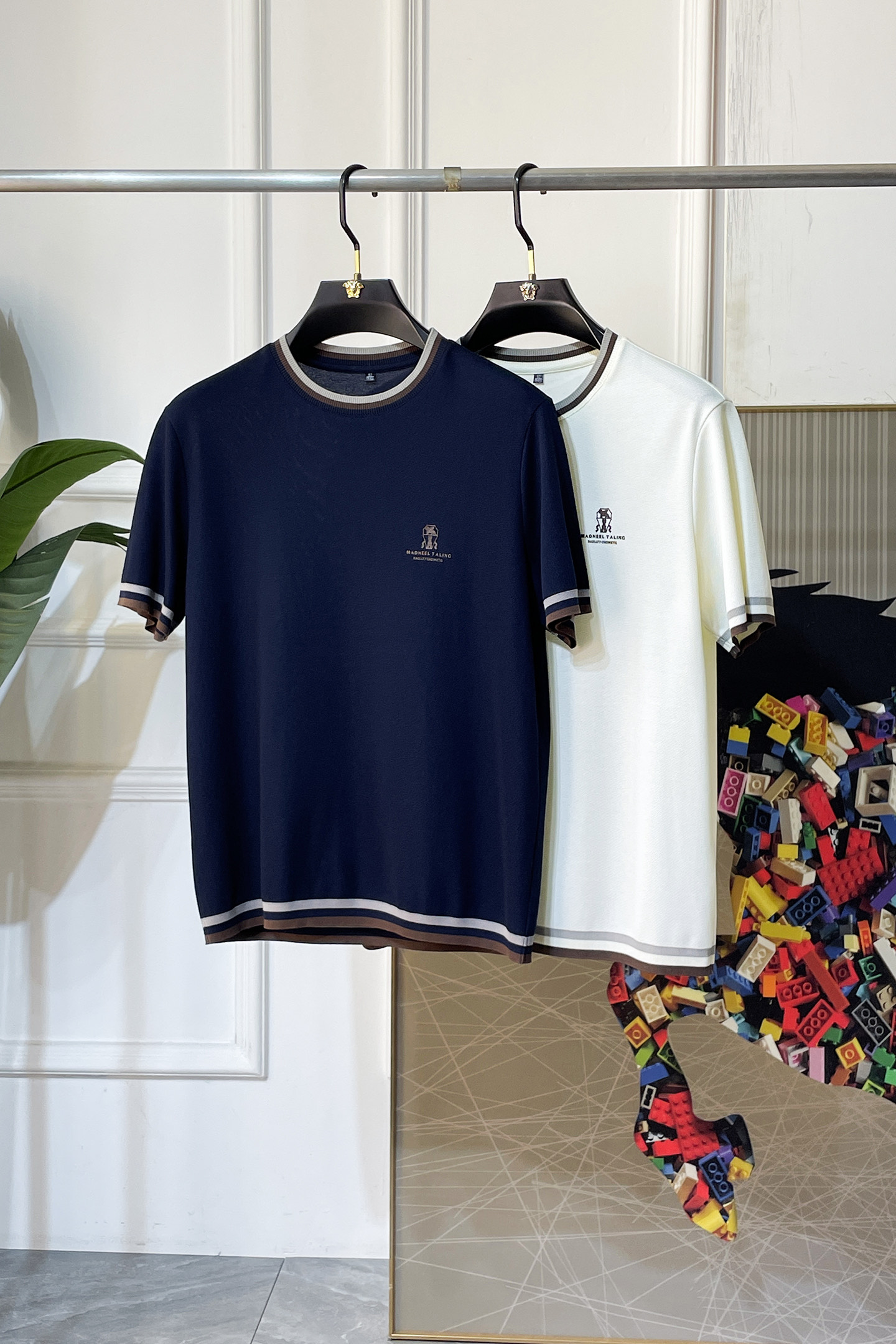 NO:776674,Bc - 2026ss Spring and Summer high-quality short-sleeved T-shirt for the Year of the Horse, synchronized with the official website, high-end quality, custom-made top-grade long-staple cotton fabric, 1:1 production by top manufacturers, fashionable brand heavy craftsmanship logo design, soft and delicate feel, skin-friendly and comfortable to wear, versatile and casual, the upper body is very good, handsome, a must-have for trendy men, size M-3XL, can wear up to 200 pounds!  ,,T-shirt,tees,t-shirt,19860909Bc - 2026ss马年贺岁款春夏精品短袖T恤 官网同步 高端品质 定制顶级长绒棉面料,顶级大厂1:1制作,时尚大牌重工艺logo设计,手感柔软细腻 穿着亲肤舒适 百搭休闲 上身非常赞 帅气 潮男必备品 尺码M-3XL 最大可穿200斤！,,T-shirt,tees，t-shirt,,Men's clothing