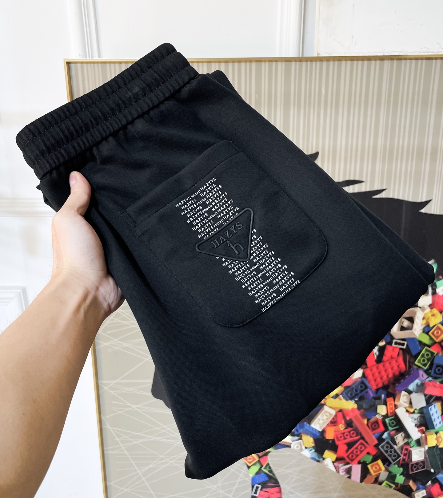 NO:736029,Hermès - 2026ss Year of the Horse Spring and Summer counters are simultaneously popular casual pants. This season's must-have versatile style, the upper body is extremely outstanding, super versatile style, the original version is reproduced 1:1, complete with three labels!  The counter is designed with the latest fashion elements, imported custom-woven high-quality European cotton fabrics, with super good styles, a must-have for casual fashion!  Highly recommended, sizes 29-38, hermes,19860909爱玛仕 - 2026ss马年春夏专柜同步大爆款休闲裤,本季必入百搭款式,上身极为出挑,超级百搭款 ,原版1:1复刻,三标齐全！专柜最新时尚元素设计,进口定织高品质欧棉面料,版型超好,休闲时尚必备！强烈推荐款 尺码 29-38,,hermes,,Men's clothing