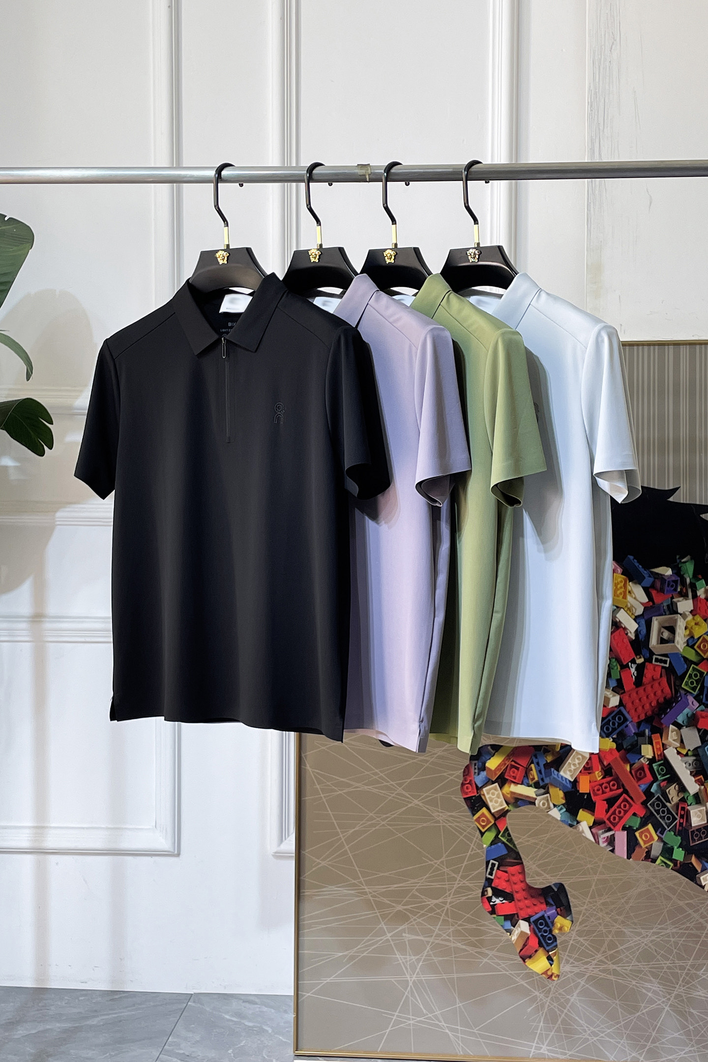 NO:829887,Lulu - 2026ss Year of the Horse spring and summer new polo collar outdoor sports short-sleeved series. Selected high-quality quick-drying fabrics, fashionable big-name element logo design, awesome upper body shape, fine, comfortable and breathable fabrics, super good-looking and a must-have for fashionable men with any combination!  Sizes M-3XL can fit up to 200 pounds!  ,,T-shirt,19860909Lulu - 2026ss马年春夏新款polo领户外运动短袖系列.精选优质速干面料,时尚大牌元素logo设计,上身版型超赞,面料细腻舒适透气,随意搭配都超级好看时尚型男必备款哦！尺码M-3XL 最大可穿200斤！,,T-shirt,,Men's clothing