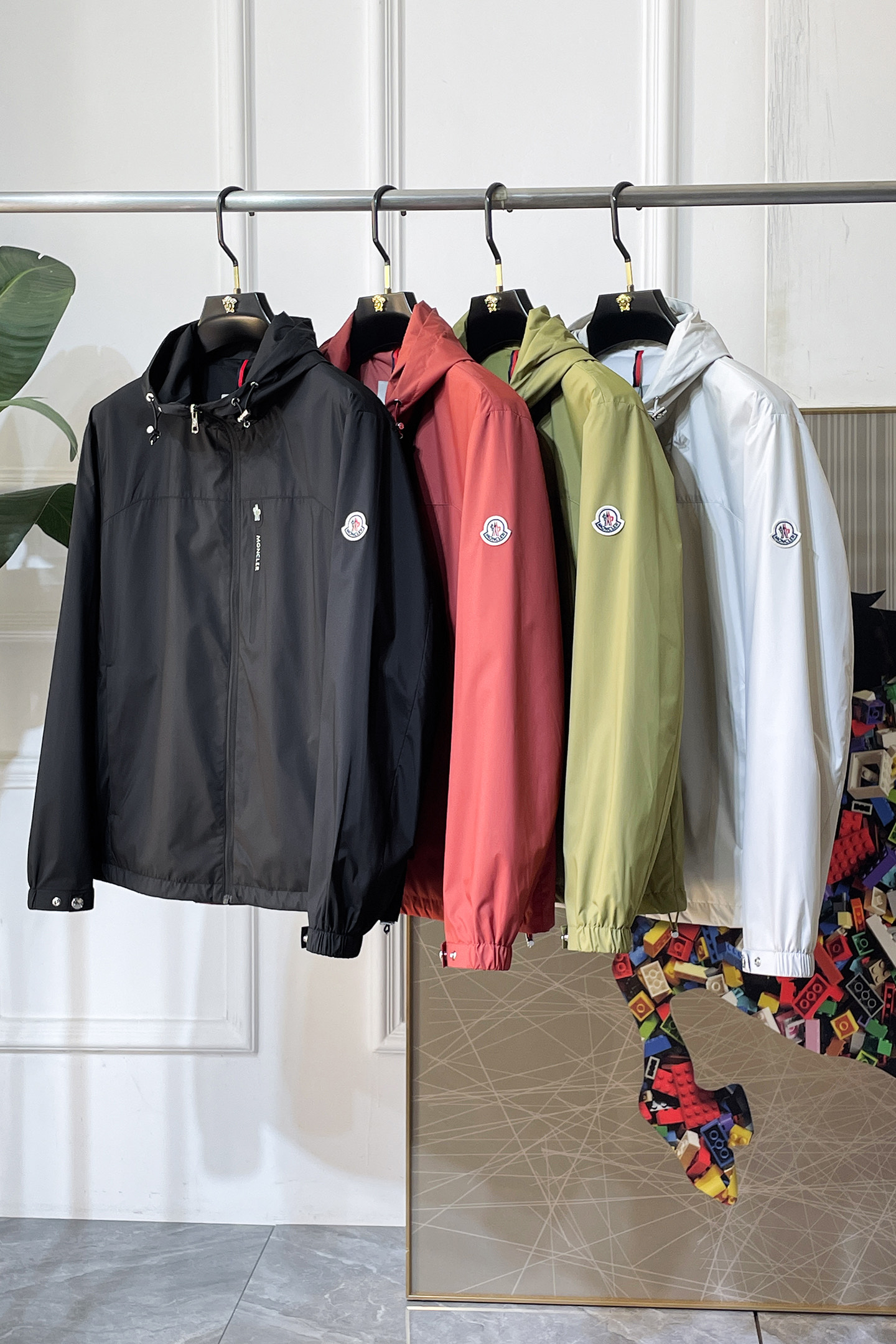 NO:744938,Mengkou - 2026ss Spring Spring Jacket for the Year of the Horse, customized with high-quality polyester fiber fabric!  Logo design with top fashion big-name elements, complete with three standards!  Original hardware accessories, smooth lines, exquisite craftsmanship, awesome upper body shape, comfortable fabrics, windproof and warm, it is very fashionable, handsome and a must-have for casual and fashionable men with any combination!  Sizes M-3XL can fit up to 190 pounds!  ,,Moncler,jackets & coats,jackets & coats,19860909蒙口 - 2026ss马年贺岁款春装夹克外套,定制高品质聚酯纤维面料！顶级时尚大牌元素logo设计,三标齐全！原版五金辅料,线条流畅,工艺精致,上身版型超赞,面料舒适,挡风保暖,随意搭配都非常时尚帅气休闲时尚男仕必备款哦！尺码M-3XL 最大穿190斤！,,Moncler,jackets & coats,jackets & coats,,Men's clothing