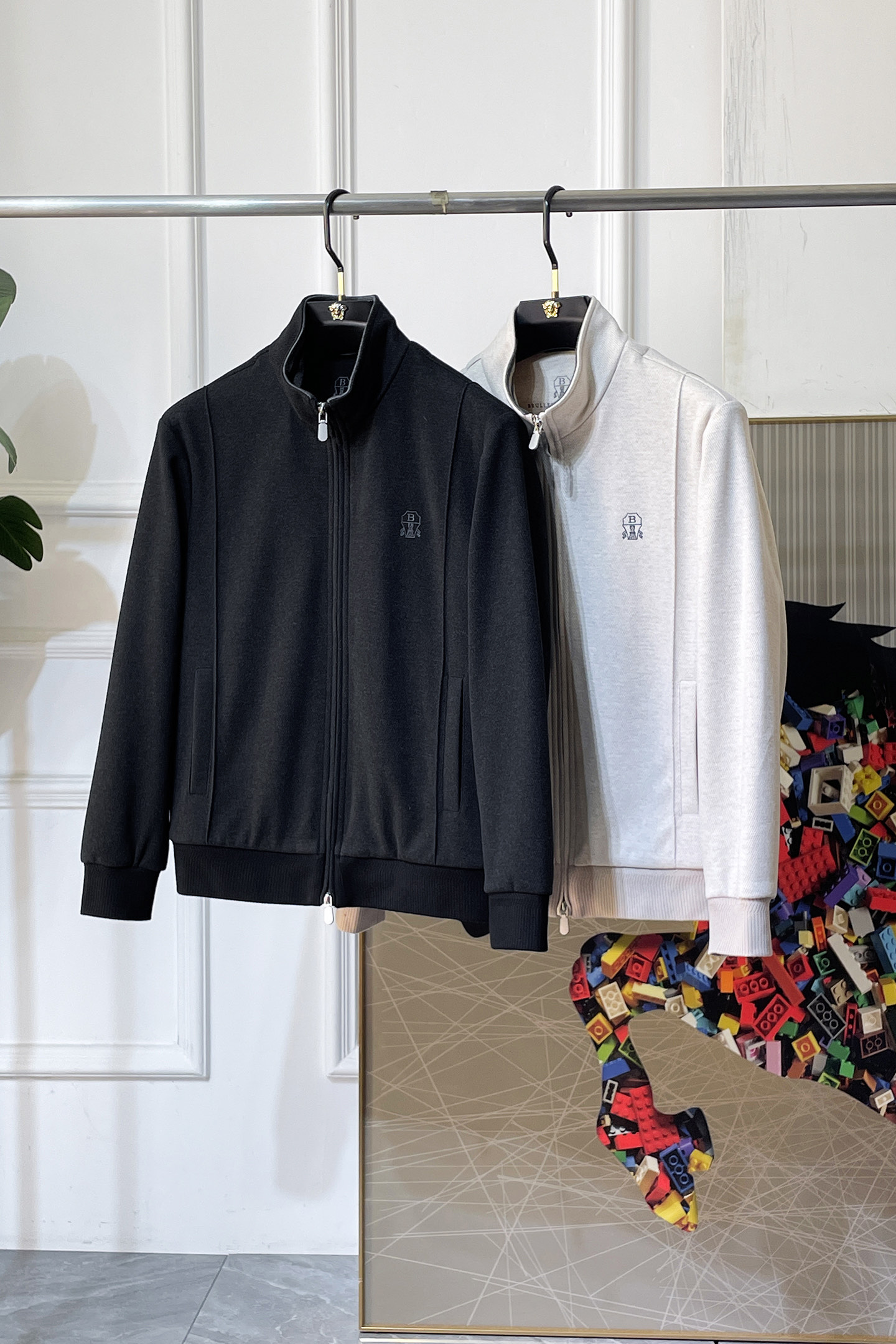 NO:757852,Bc - 2026ss Year of the Horse Spring Jacket, customized with high-quality polyester fiber fabric!  Logo design with top fashion big-name elements, complete with three standards!  Original hardware accessories, smooth lines, exquisite craftsmanship, awesome upper body shape, comfortable fabrics, windproof and warm, it is very fashionable, handsome and a must-have for casual and fashionable men with any combination!  Sizes M-3XL can fit up to 190 pounds!  ,,jackets & coats,jackets & coats,19860909Bc - 2026ss马年贺岁款春装夹克外套,定制高品质聚酯纤维面料！顶级时尚大牌元素logo设计,三标齐全！原版五金辅料,线条流畅,工艺精致,上身版型超赞,面料舒适,挡风保暖,随意搭配都非常时尚帅气休闲时尚男仕必备款哦！尺码M-3XL 最大穿190斤！,,jackets & coats,jackets & coats,,Men's clothing