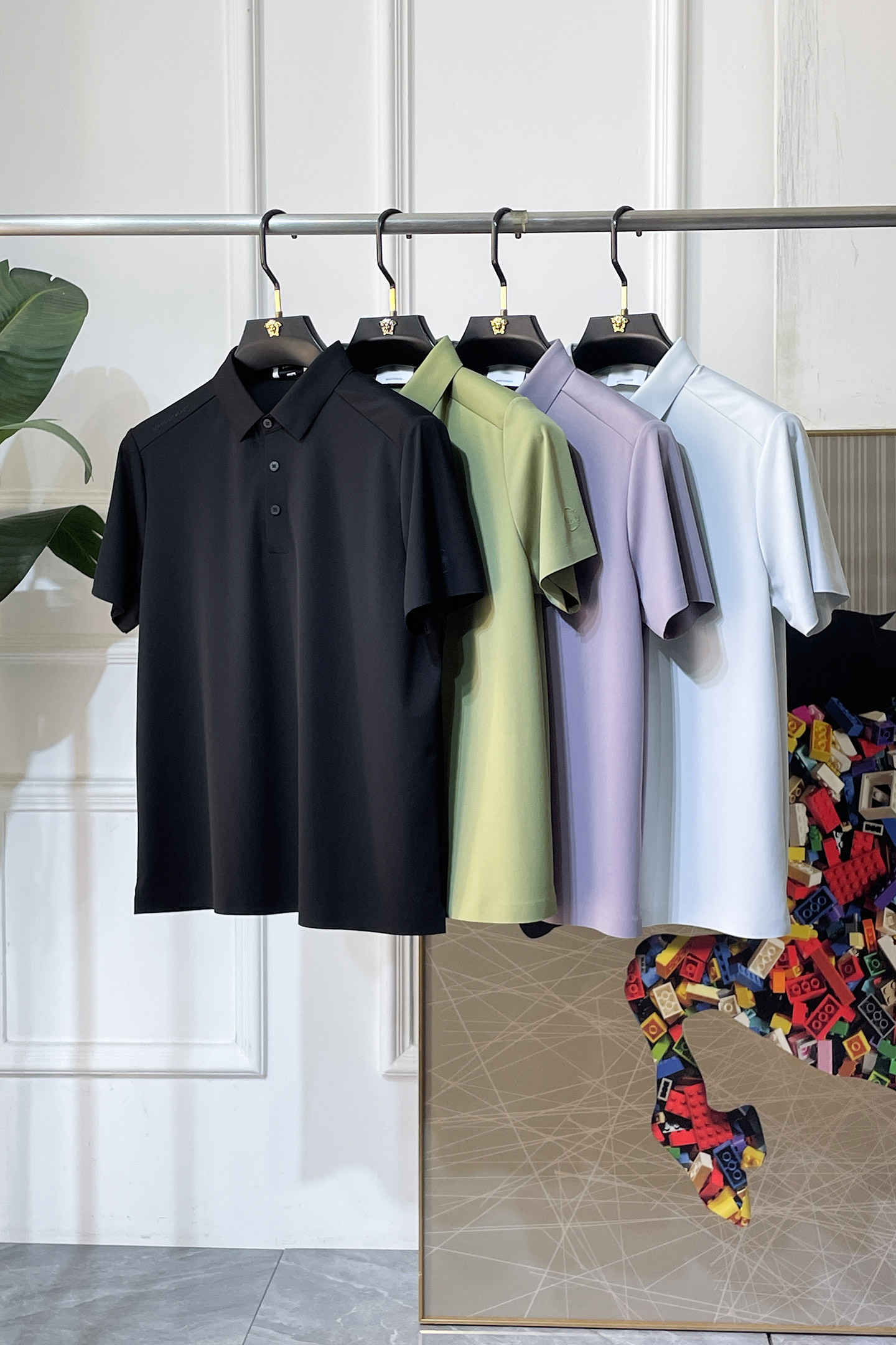 NO:829877,Descente - 2026ss Year of the Horse spring and summer new polo collar outdoor sports short-sleeved series. Selected high-quality quick-drying cotton fabrics, fashionable big-name element logo design, awesome upper body shape, fine, comfortable and breathable fabrics, super good-looking and a must-have for fashionable men with any combination!  Sizes M-3XL can fit up to 200 pounds!  ,,T-shirt,19860909迪桑特- 2026ss马年春夏新款polo领户外运动短袖系列.精选优质速干棉面料,时尚大牌元素logo设计,上身版型超赞,面料细腻舒适透气,随意搭配都超级好看时尚型男必备款哦！尺码M-3XL 最大可穿200斤！,,T-shirt,,Men's clothing