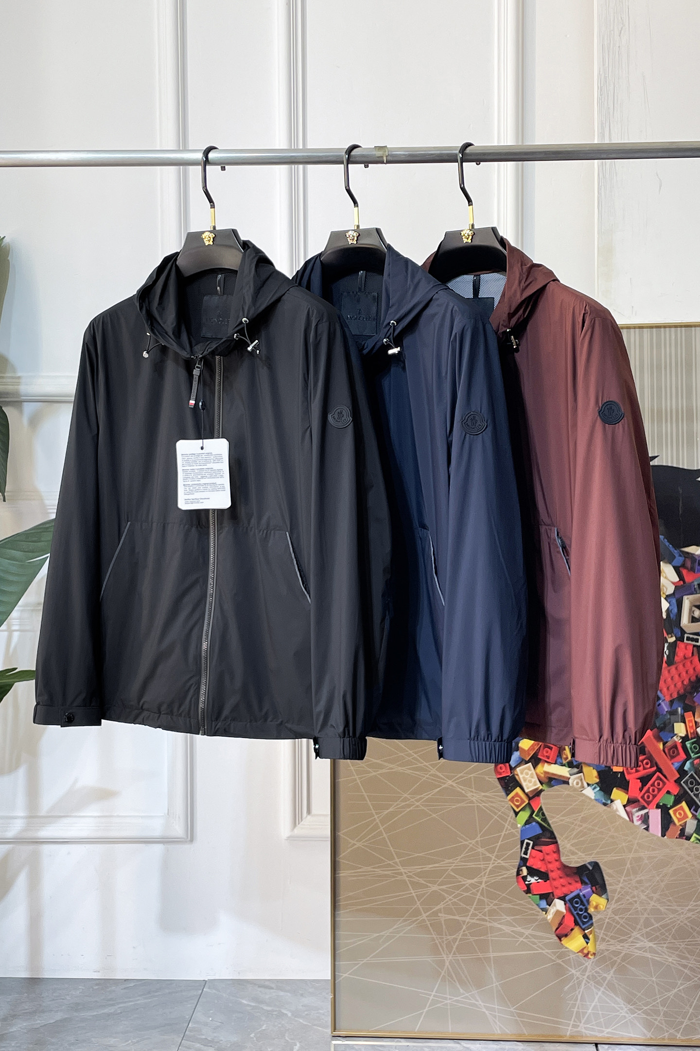 NO:757829,High version!  Mengkou - 2026ss Year of the Horse Spring Reversible Jacket, customized with high-quality polyester fiber fabric!  Logo design with top fashion big-name elements, complete with three standards!  Original hardware accessories, smooth lines, exquisite craftsmanship, awesome upper body shape, comfortable fabrics, windproof and warm, it is very fashionable, handsome and a must-have for casual and fashionable men with any combination!  Sizes M-3XL can fit up to 190 pounds!  ,,Moncler,jackets & coats,jackets & coats,19860909高版本！蒙口 - 2026ss马年贺岁款春装双面穿夹克外套,定制高品质聚酯纤维面料！顶级时尚大牌元素logo设计,三标齐全！原版五金辅料,线条流畅,工艺精致,上身版型超赞,面料舒适,挡风保暖,随意搭配都非常时尚帅气休闲时尚男仕必备款哦！尺码M-3XL 最大穿190斤！,,Moncler,jackets & coats,jackets & coats,,Men's clothing