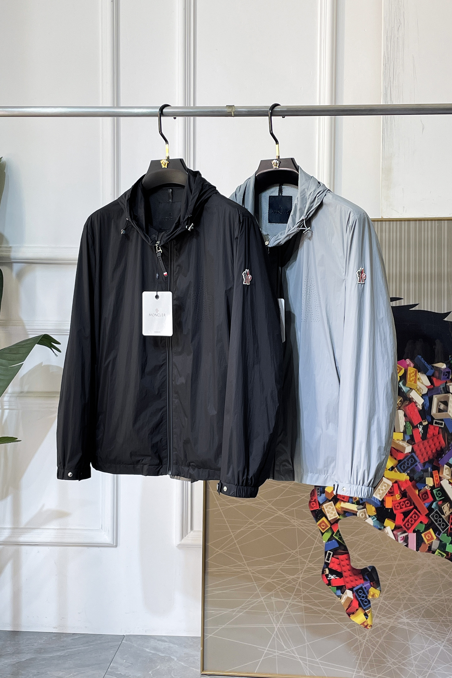 NO:757837,High version!  Mengkou - 2026ss Spring Spring Jacket for the Year of the Horse, customized with high-quality polyester fiber fabric!  Logo design with top fashion big-name elements, complete with three standards!  Original hardware accessories, smooth lines, exquisite craftsmanship, awesome upper body shape, comfortable fabrics, windproof and warm, it is very fashionable, handsome and a must-have for casual and fashionable men with any combination!  Sizes M-3XL can fit up to 190 pounds!  ,,Moncler,jackets & coats,jackets & coats,19860909高版本！蒙口 - 2026ss马年贺岁款春装夹克外套,定制高品质聚酯纤维面料！顶级时尚大牌元素logo设计,三标齐全！原版五金辅料,线条流畅,工艺精致,上身版型超赞,面料舒适,挡风保暖,随意搭配都非常时尚帅气休闲时尚男仕必备款哦！尺码M-3XL 最大穿190斤！,,Moncler,jackets & coats,jackets & coats,,Men's clothing