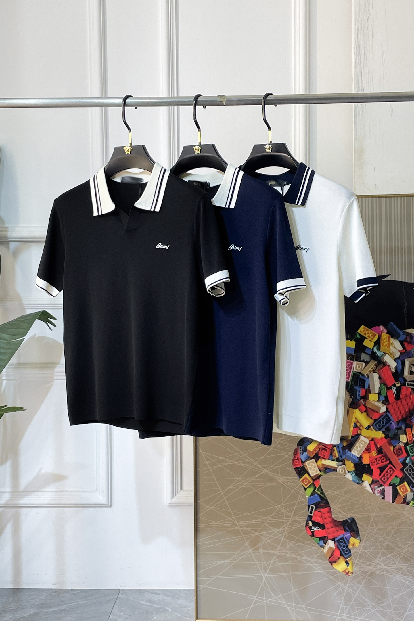 NO:757679,Bc - 2026ss Year of the Horse Spring and Summer's latest hot style high-quality knitted short-sleeved T-shirt, made of customized imported soft Yilite fabric, embellished with fashionable big-name element logos, breathable fabric, delicate and soft texture, cool and smooth against the body. Moisture-wicking, simple and generous yet fashionable, three-dimensional tailoring, super stylish upper body!  A must-have for fashionistas. Available in sizes M-3XL, with a maximum wearable size!  ,,T-shirt,tees,t-shirt,19860909Bc - 2026ss马年春夏最新大爆款精品针织短袖T恤,定制进口轻柔伊力特面料,时尚大牌元素logo点缀,会呼吸的面料,质感细腻柔软,贴身冰爽顺滑.吸湿排汗,简约大方又不失时尚,版型立体裁剪,上身超有型！时尚潮人必备款 尺码M-3XL 最大可穿可穿斤！,,T-shirt,tees，t-shirt,,Men's clothing