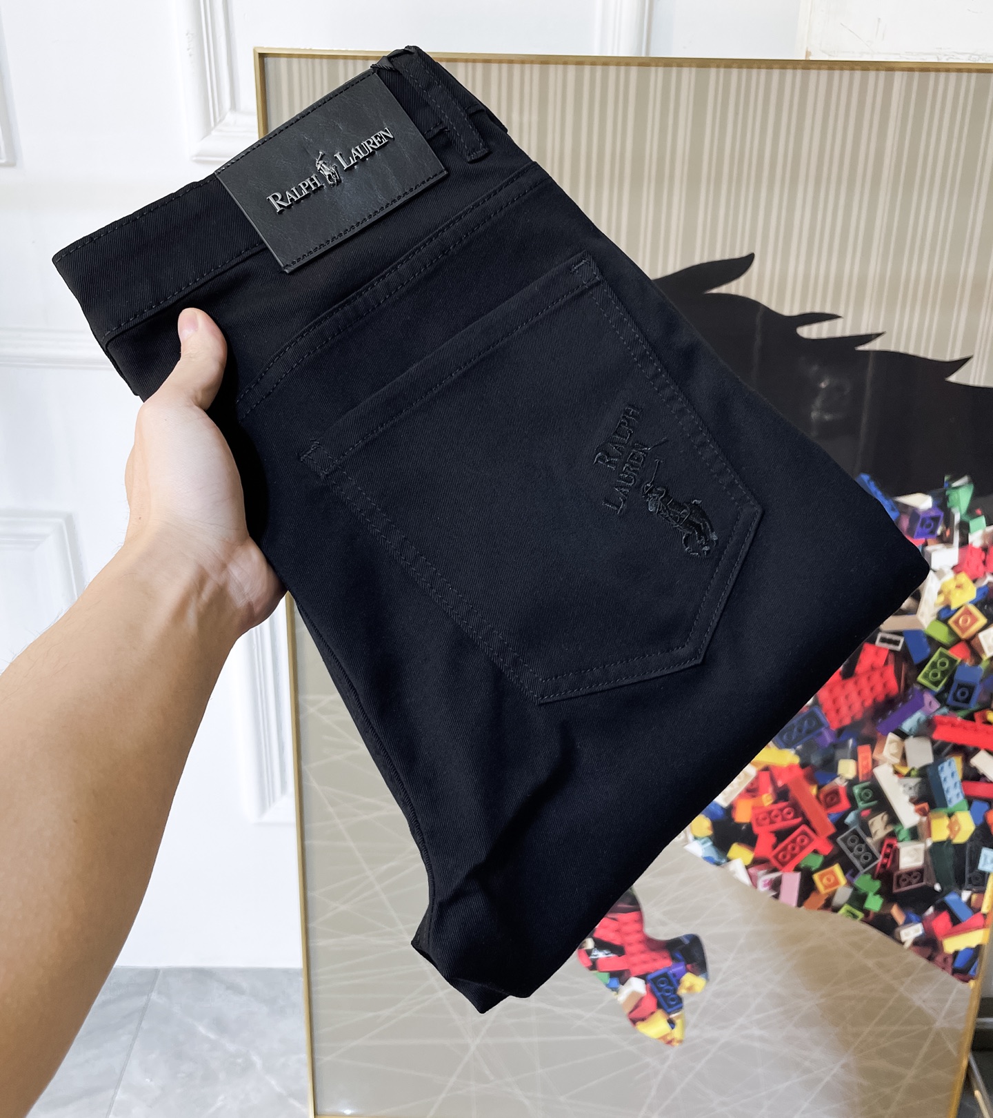 NO:757729,Paul - 2026ss hot spring and summer jeans for the Year of the Horse. Original 1:1 production, a perfect choice for daily necessities, simple and elegant, fashionable and stylish, customized imported denim fabric, heavy washing process, complex workmanship and exquisite craftsmanship. Easily cater to the needs of the four seasons, soft and elastic to the touch, smooth and neat, original accessories and hardware, comfortable upper body, very easy to wear and durable, code number 29-38,,jeans,19860909保罗 - 2026ss马年春夏大爆款牛仔裤.原单1:1制作,日常必备的完美之选,简单大气亦时尚有型,定制进口丹宁面料 ,重工洗水工艺,做工复杂工艺精湛.轻松迎合四季需要,手感柔软带弹力,流畅利落,原版辅料五金,上身舒适非常易搭耐看码数29-38,,jeans,,Men's clothing