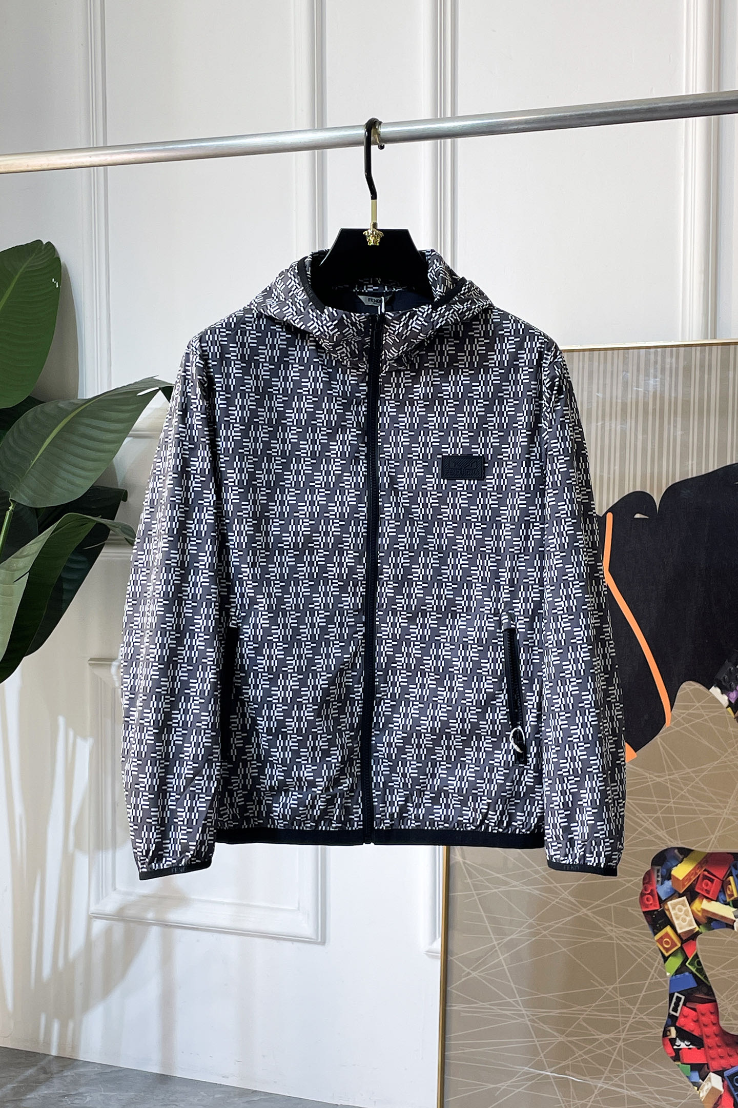 NO:760707,Fendi - 2026ss Year of the Horse Spring Jacket, customized with high-quality polyester fiber fabric!  Logo design with top fashion big-name elements, complete with three standards!  Original hardware accessories, smooth lines, exquisite craftsmanship, awesome upper body shape, comfortable fabrics, windproof and warm, it is very fashionable, handsome and a must-have for casual and fashionable men with any combination!  Sizes M-3XL can fit up to 190 pounds!  ,,fendi,jackets & coats,jackets & coats,19860909芬迪 - 2026ss马年贺岁款春装夹克外套,定制高品质聚酯纤维面料！顶级时尚大牌元素logo设计,三标齐全！原版五金辅料,线条流畅,工艺精致,上身版型超赞,面料舒适,挡风保暖,随意搭配都非常时尚帅气休闲时尚男仕必备款哦！尺码M-3XL 最大穿190斤！,,fendi,jackets & coats,jackets & coats,,Men's clothing