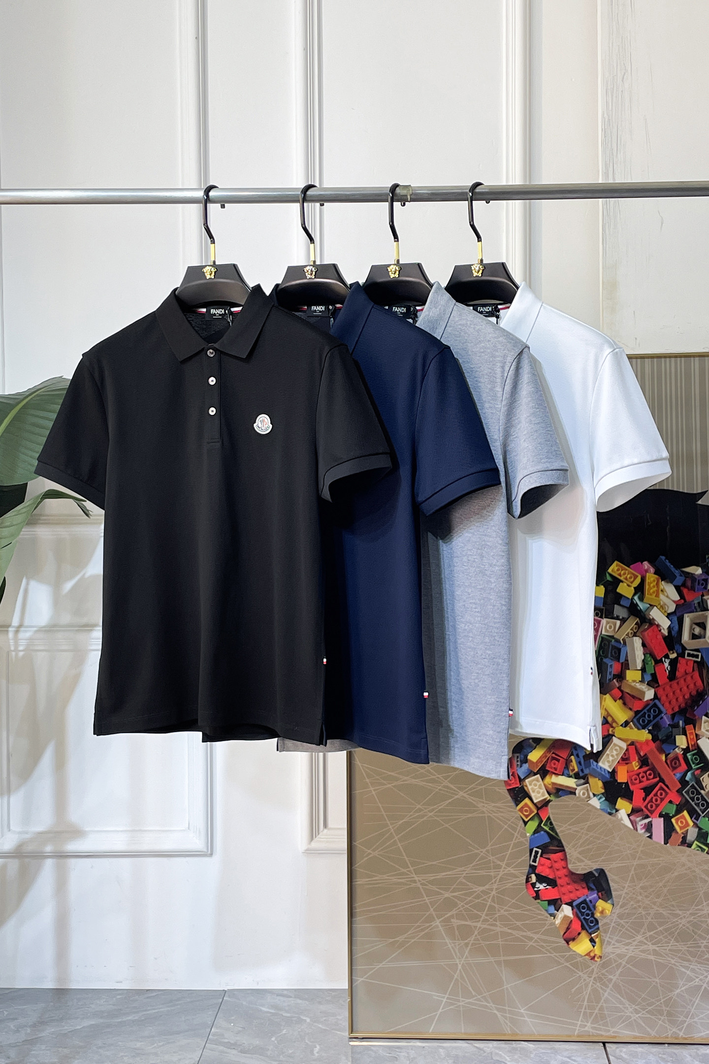 NO:760743,Mouth cover - 2026ss Year of the Horse spring and summer new polo collar short-sleeved series. Selected high-quality double mercerized pique cotton fabric, fashionable big-name element logo design, awesome upper body shape, fine, comfortable and breathable fabric, super good-looking and a must-have for fashionable men with any combination!  Sizes M-3XL can fit up to 200 pounds!  ,,Moncler,T-shirt,19860909蒙口 - 2026ss马年春夏新款polo领短袖系列.精选优质双丝光珠地棉面料,时尚大牌元素logo设计,上身版型超赞,面料细腻舒适透气,随意搭配都超级好看时尚型男必备款哦！尺码M-3XL 最大可穿200斤！,,Moncler,T-shirt,,Men's clothing