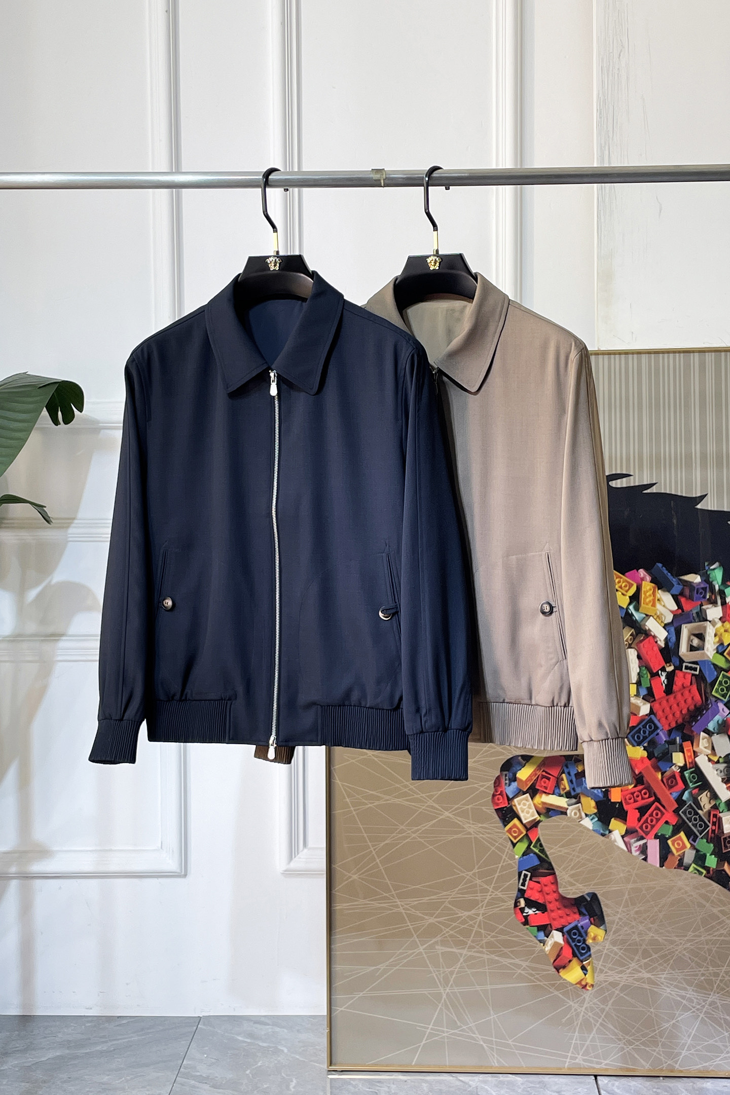 NO:760766,Bc - 2026ss Year of the Horse Spring Jacket, customized with high-quality polyester fiber fabric!  Logo design with top fashion big-name elements, complete with three standards!  Original hardware accessories, smooth lines, exquisite craftsmanship, awesome upper body shape, comfortable fabrics, windproof and warm, it is very fashionable, handsome and a must-have for casual and fashionable men with any combination!  Sizes M-3XL can fit up to 190 pounds!  ,,jackets & coats,jackets & coats,19860909Bc - 2026ss马年贺岁款春装夹克外套,定制高品质聚酯纤维面料！顶级时尚大牌元素logo设计,三标齐全！原版五金辅料,线条流畅,工艺精致,上身版型超赞,面料舒适,挡风保暖,随意搭配都非常时尚帅气休闲时尚男仕必备款哦！尺码M-3XL 最大穿190斤！,,jackets & coats,jackets & coats,,Men's clothing