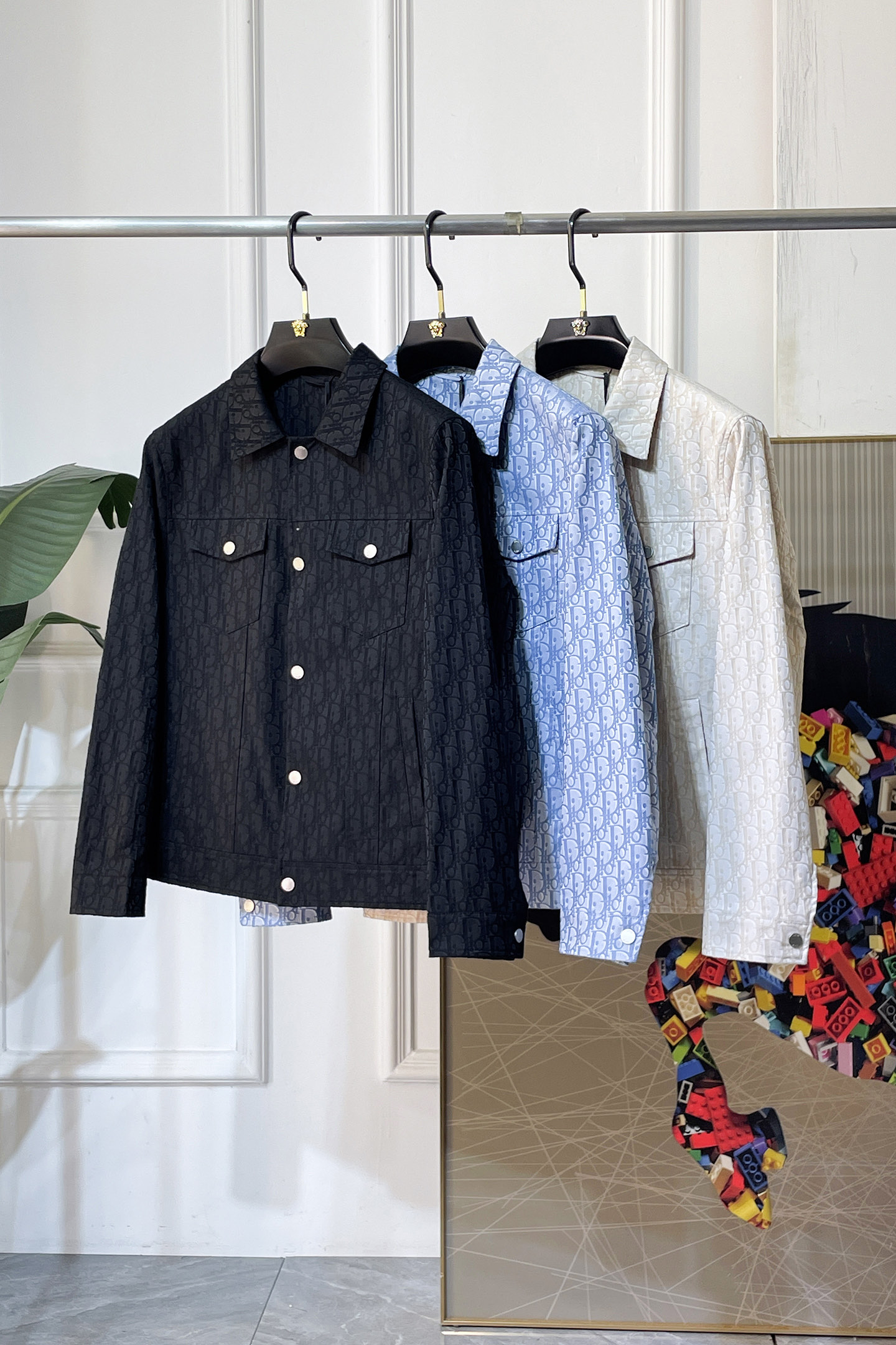 NO:760783,Dior - 2026ss Year of the Horse Spring Jacket, customized with high-quality polyester fiber fabric!  Logo design with top fashion big-name elements, complete with three standards!  Original hardware accessories, smooth lines, exquisite craftsmanship, awesome upper body shape, comfortable fabrics, windproof and warm, it is very fashionable, handsome and a must-have for casual and fashionable men with any combination!  Sizes M-3XL can fit up to 190 pounds!  ,,dior,jackets & coats,jackets & coats,19860909迪奥 - 2026ss马年贺岁款春装夹克外套,定制高品质聚酯纤维面料！顶级时尚大牌元素logo设计,三标齐全！原版五金辅料,线条流畅,工艺精致,上身版型超赞,面料舒适,挡风保暖,随意搭配都非常时尚帅气休闲时尚男仕必备款哦！尺码M-3XL 最大穿190斤！,,dior,jackets & coats,jackets & coats,,Men's clothing