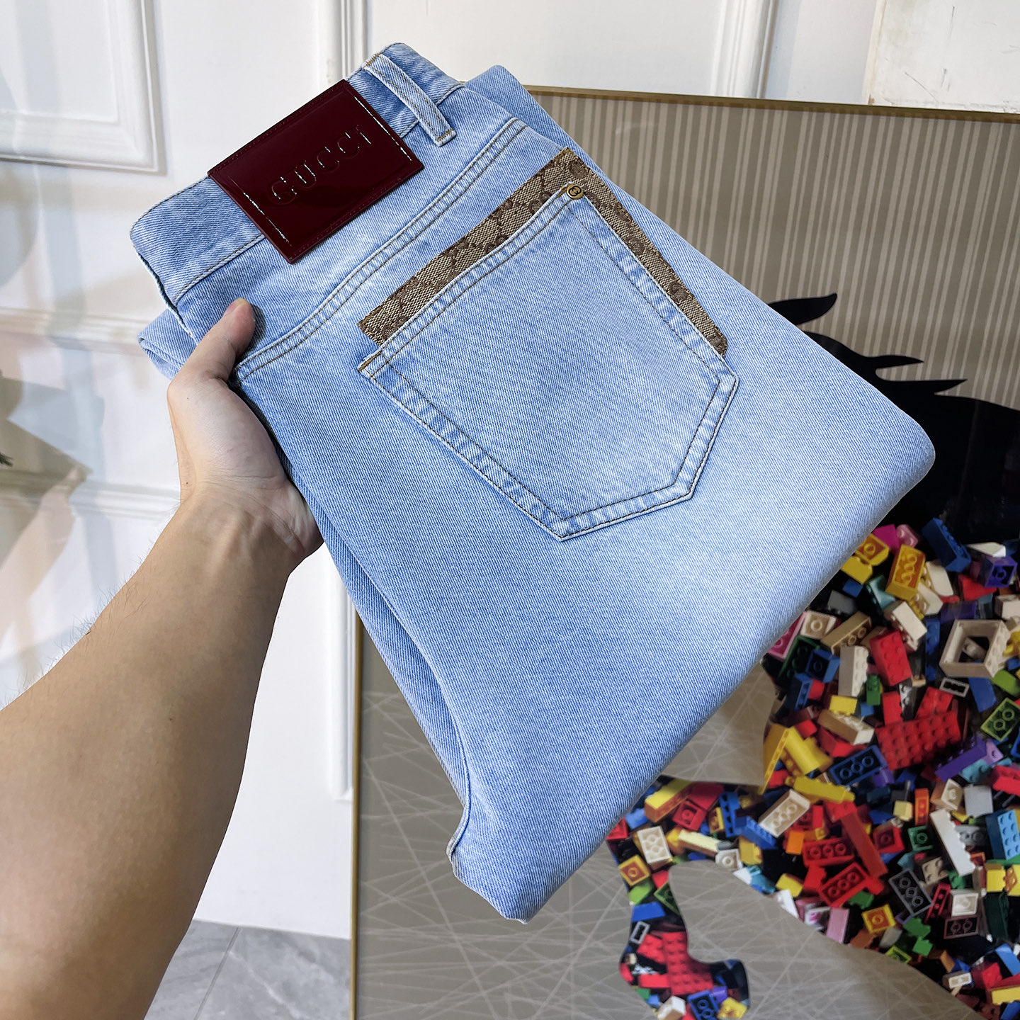 NO:776697,Gucci - 26 years new jeans counter best-selling model. Shared taste and value. Very comfortable to wear. Low-key yet luxurious. Very classy to wear. Needless to say the style and cut of the pants. The upper body is exquisite and vivid. Really first-class and top-quality materials. Really palace-level casual pants, using Turkish cotton. S2 produces the most famous denim fabric. The quality is outstanding. After heavy washing, the pants are very soft. The straight-leg version is not picky. The upper body is absolutely stylish.  Extremely luxurious!  Code number 29-36,,jeans,19860909古奇 - 26年新款牛仔裤专柜热销款 品味与价值共享 身穿着非常舒适 低调不失奢华 穿出去非常有档次,裤型款式和裁剪亦无需多言 上身精致跃然.真正一等一顶级质料 真正殿堂级的休闲裤,选用土耳其的棉花 S2生产出最有名的单宁布 品质卓然 经过重水洗使得裤子很柔软 直脚的版型 不挑人 上身绝对的有型 极度奢华！码数29-36,,jeans,,Men's clothing