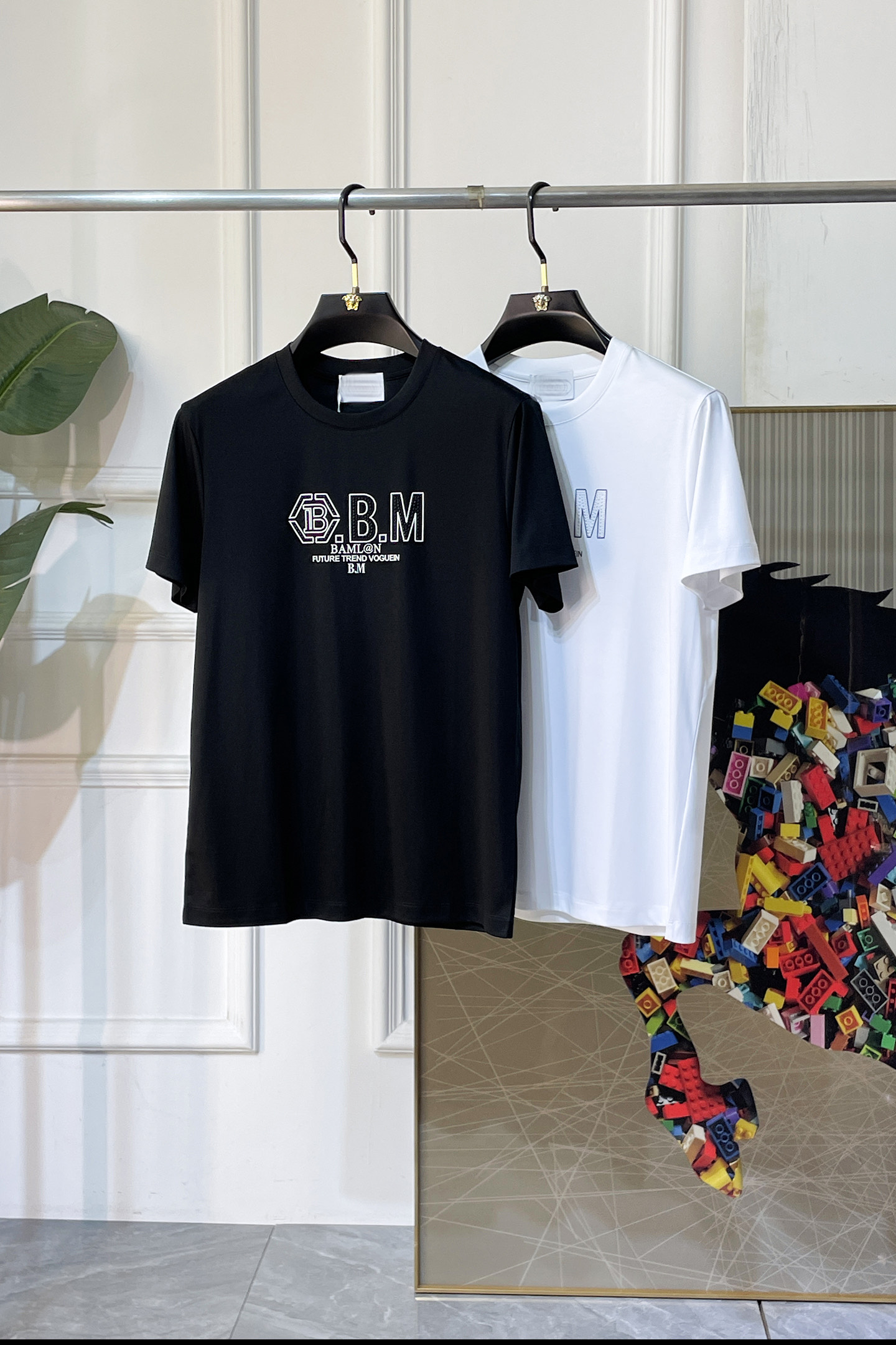 NO:840766,Bc- 2026ss Spring and Summer high-quality short-sleeved T-shirt for the Year of the Horse, synchronized with the official website, high-end quality, custom-made top-grade mercerized cotton fabric, 1:1 production by top manufacturers, fashionable brand heavy craftsmanship logo design, soft and delicate feel, skin-friendly and comfortable to wear, versatile and casual, the upper body is very good, handsome, a must-have for trendy men, size M-3XL, can wear up to 200 pounds!  ,,T-shirt,tees,t-shirt,19860909Bc- 2026ss马年贺岁款春夏精品短袖T恤 官网同步 高端品质 定制顶级丝光棉面料,顶级大厂1:1制作,时尚大牌重工艺logo设计,手感柔软细腻 穿着亲肤舒适 百搭休闲 上身非常赞 帅气 潮男必备品 尺码M-3XL 最大可穿200斤！,,T-shirt,tees，t-shirt,,Men's clothing