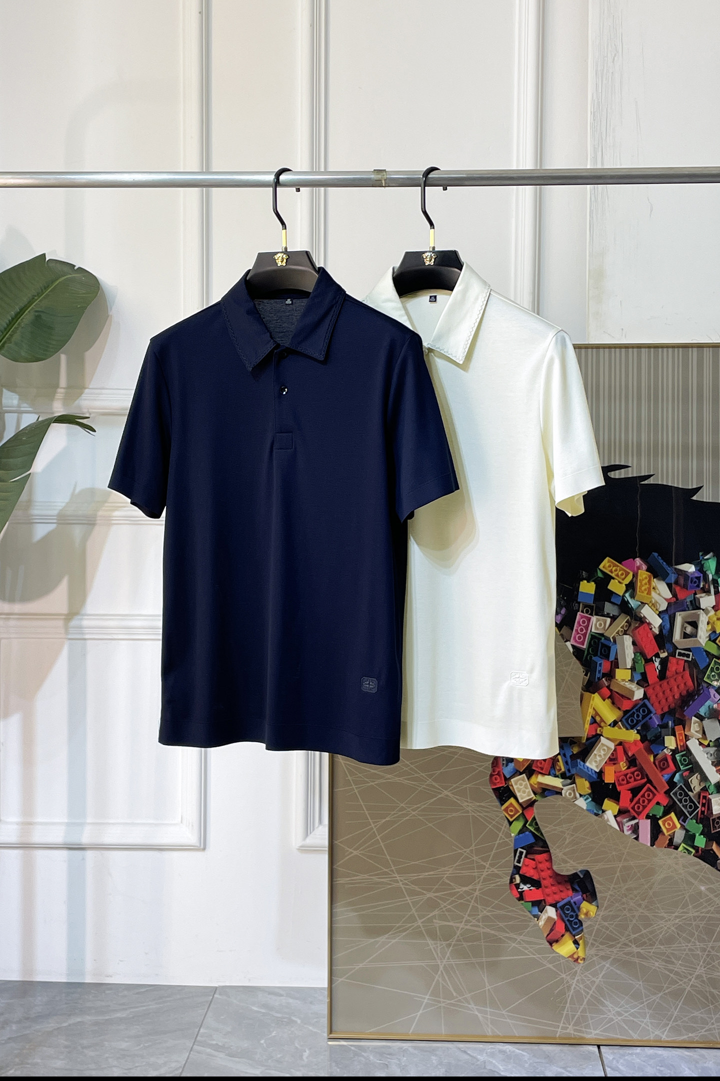 NO:849268,Armani - 2026ss New Year of the Horse spring and summer new polo collar short-sleeved series. Selected high-quality double mercerized pique cotton fabrics, fashionable big-name element logo design, awesome upper body shape, fine, comfortable and breathable fabrics, super good-looking and a must-have for fashionable men with any combination!  Sizes M-3XL can fit up to 200 pounds!  ,,armani,T-shirt,19860909阿玛尼 - 2026ss马年春夏新款polo领短袖系列.精选优质双丝光珠地棉面料,时尚大牌元素logo设计,上身版型超赞,面料细腻舒适透气,随意搭配都超级好看时尚型男必备款哦！尺码M-3XL 最大可穿200斤！,,armani,T-shirt,,Men's clothing