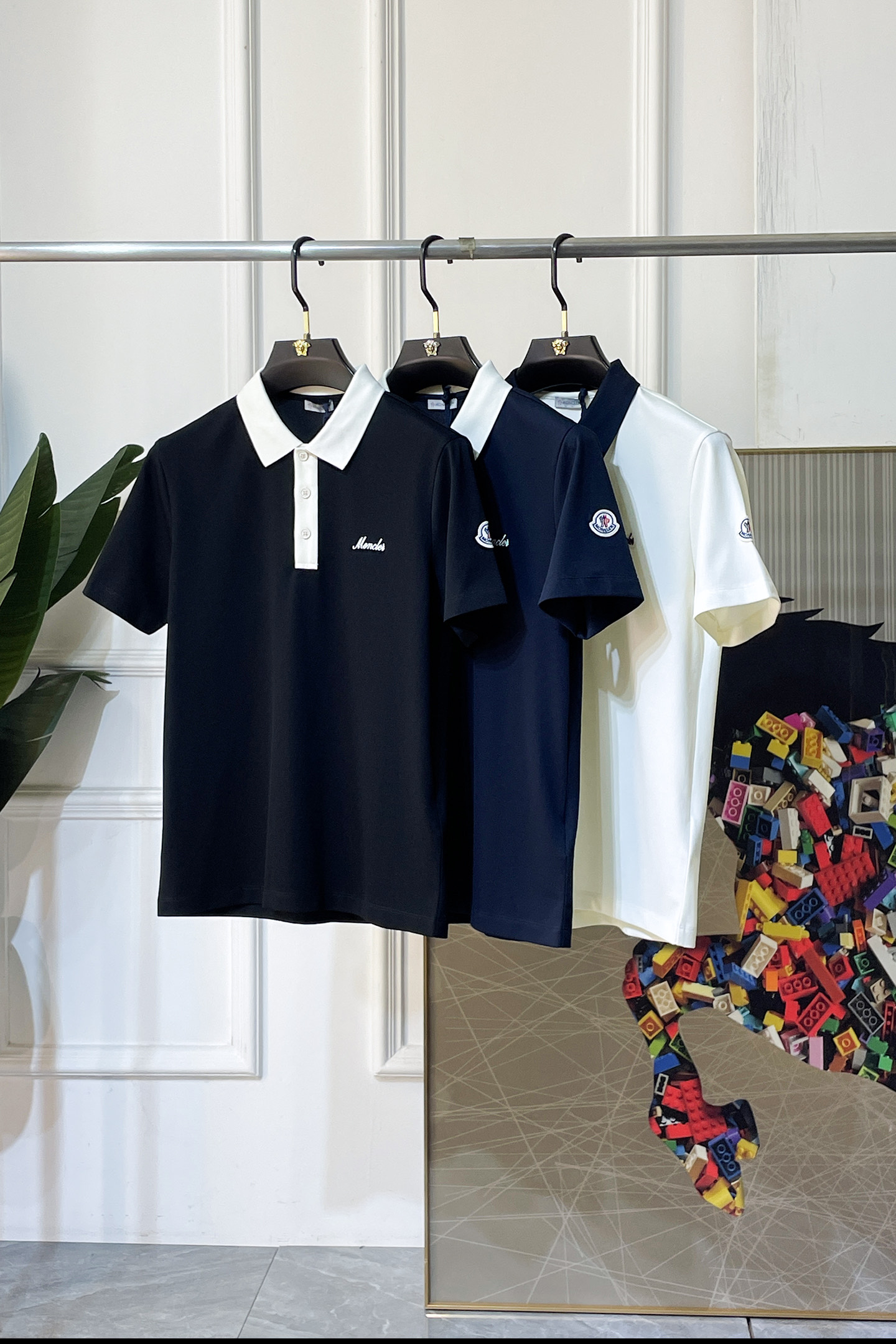 NO:849271,Mouth cover - 2026ss Year of the Horse spring and summer new polo collar short-sleeved series. Selected high-quality double mercerized pique cotton fabric, fashionable big-name element logo design, awesome upper body shape, fine, comfortable and breathable fabric, super good-looking and a must-have for fashionable men with any combination!  Size M-3XL, maximum weight can be worn!  ,,Moncler,T-shirt,19860909蒙口 - 2026ss马年春夏新款polo领短袖系列.精选优质双丝光珠地棉面料,时尚大牌元素logo设计,上身版型超赞,面料细腻舒适透气,随意搭配都超级好看时尚型男必备款哦！尺码M-3XL 最大可穿斤！,,Moncler,T-shirt,,Men's clothing